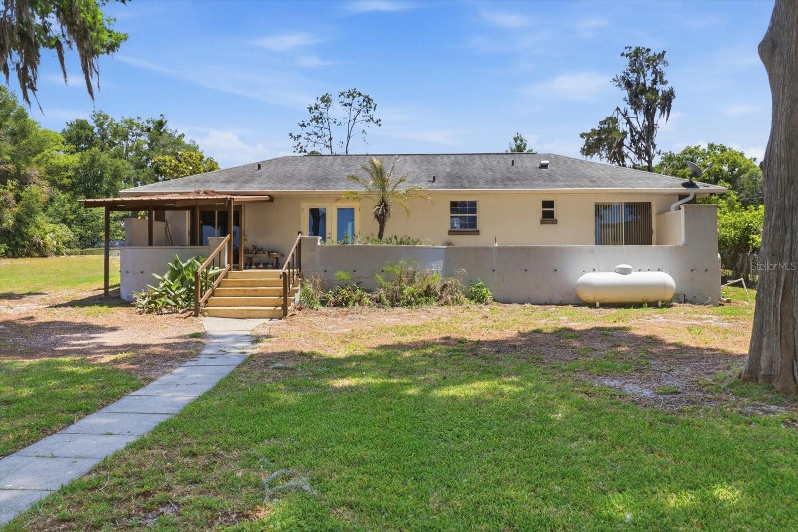 Listing photo id 33 for 7961 Riverbend Road