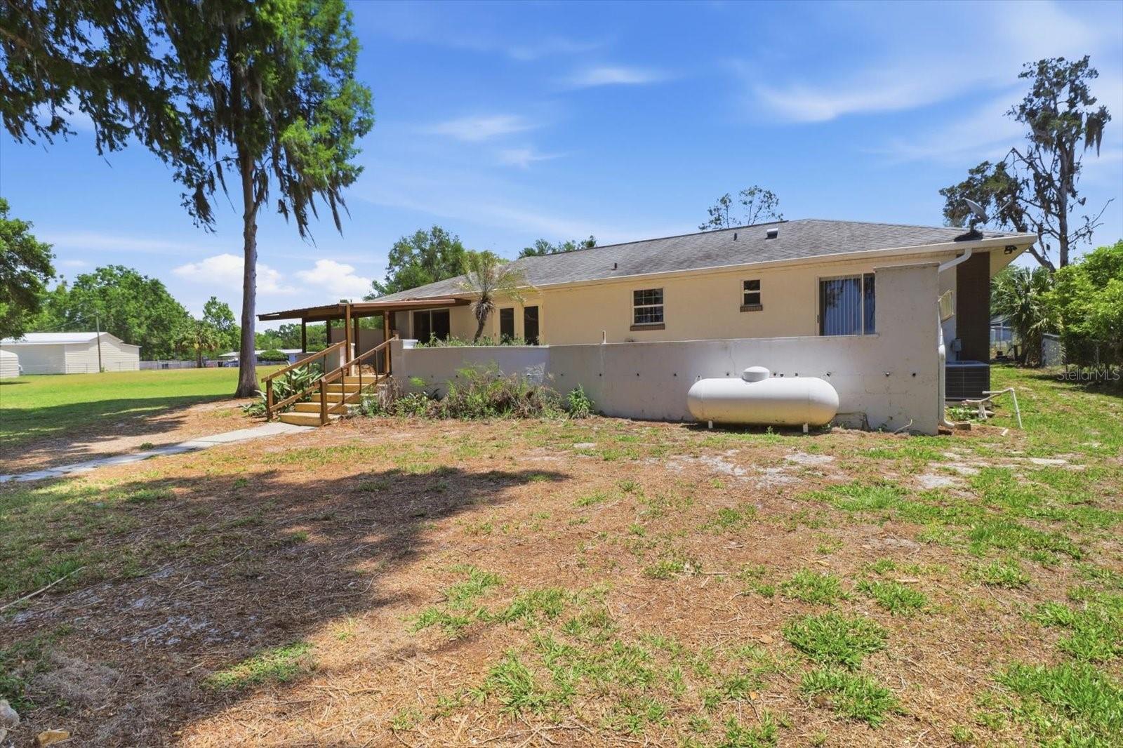 Listing photo id 34 for 7961 Riverbend Road