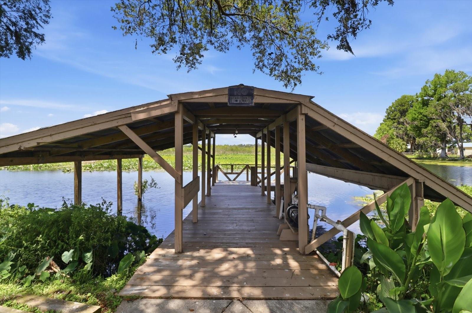 Listing photo id 37 for 7961 Riverbend Road