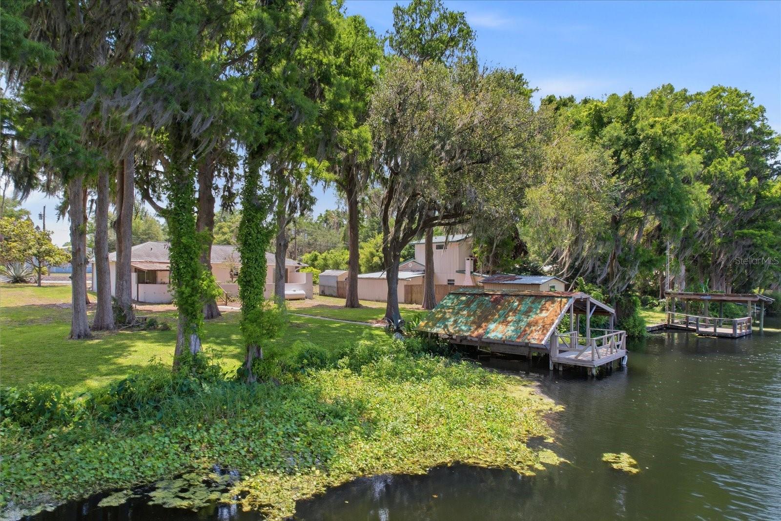 Listing photo id 39 for 7961 Riverbend Road