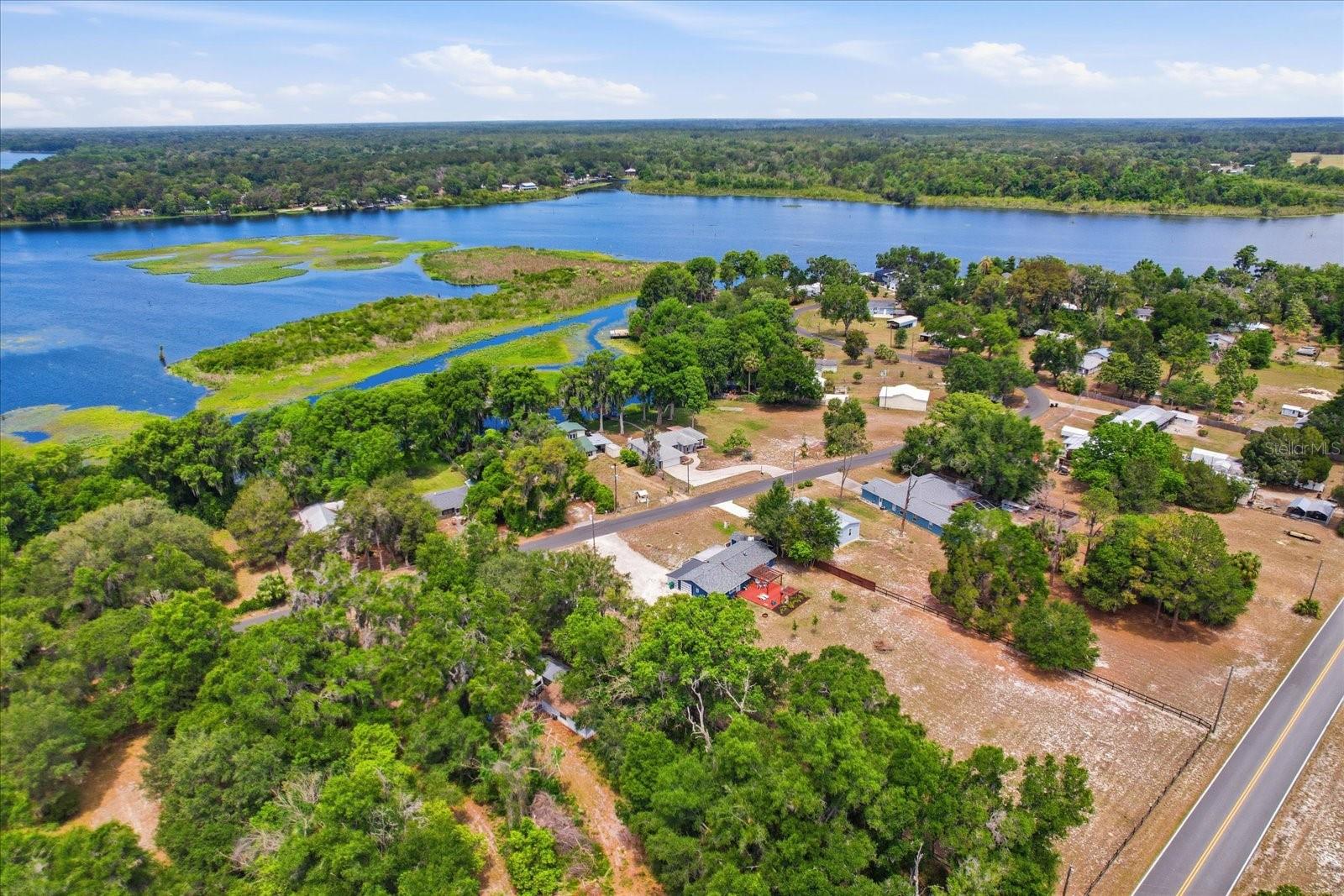 Listing photo id 42 for 7961 Riverbend Road