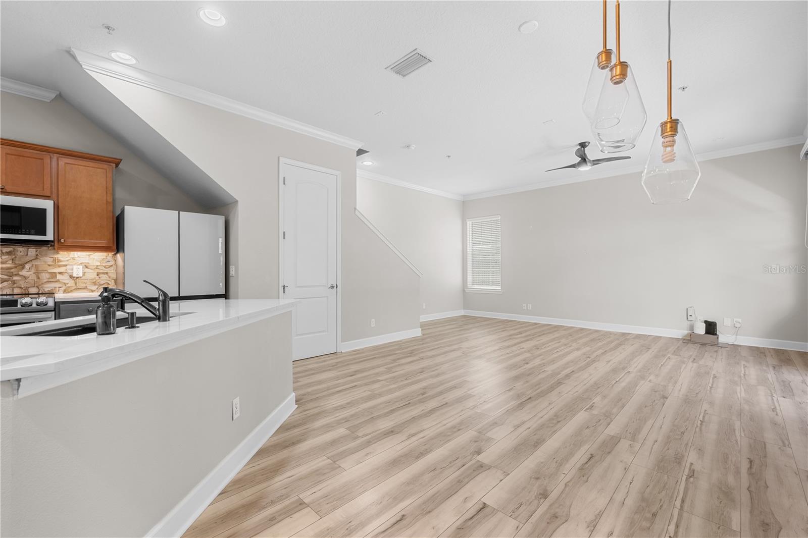 Image 11 of 38 For 3210 Horatio Street 14