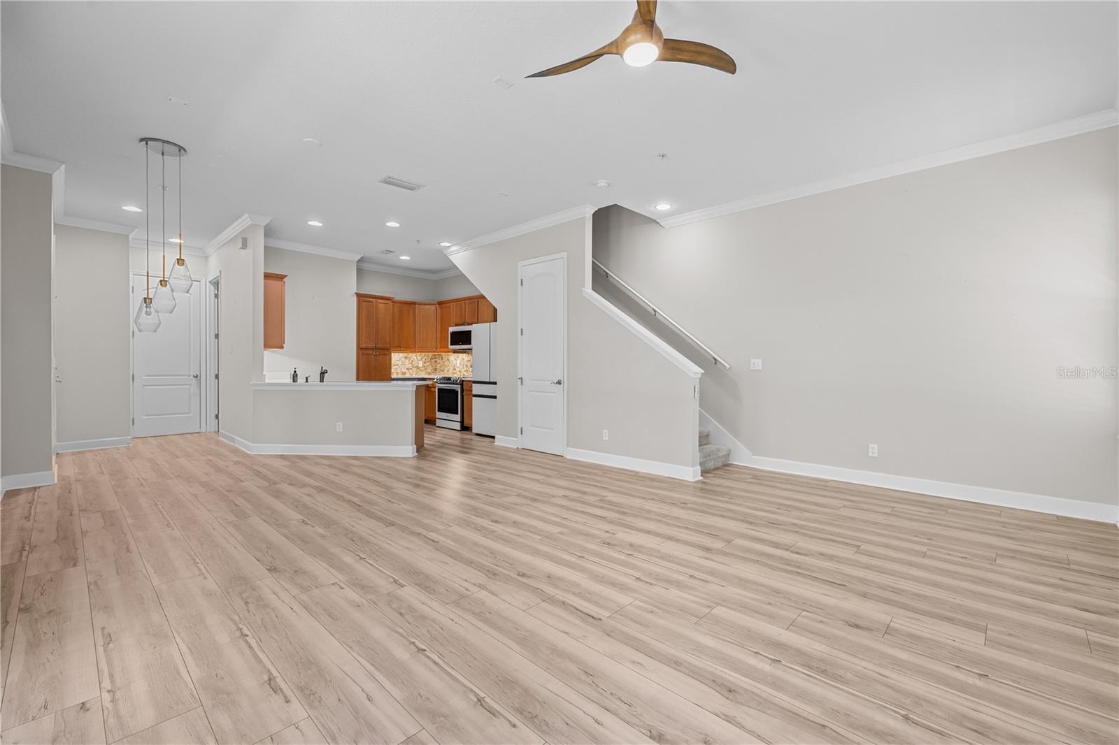 Image 3 of 38 For 3210 Horatio Street 14