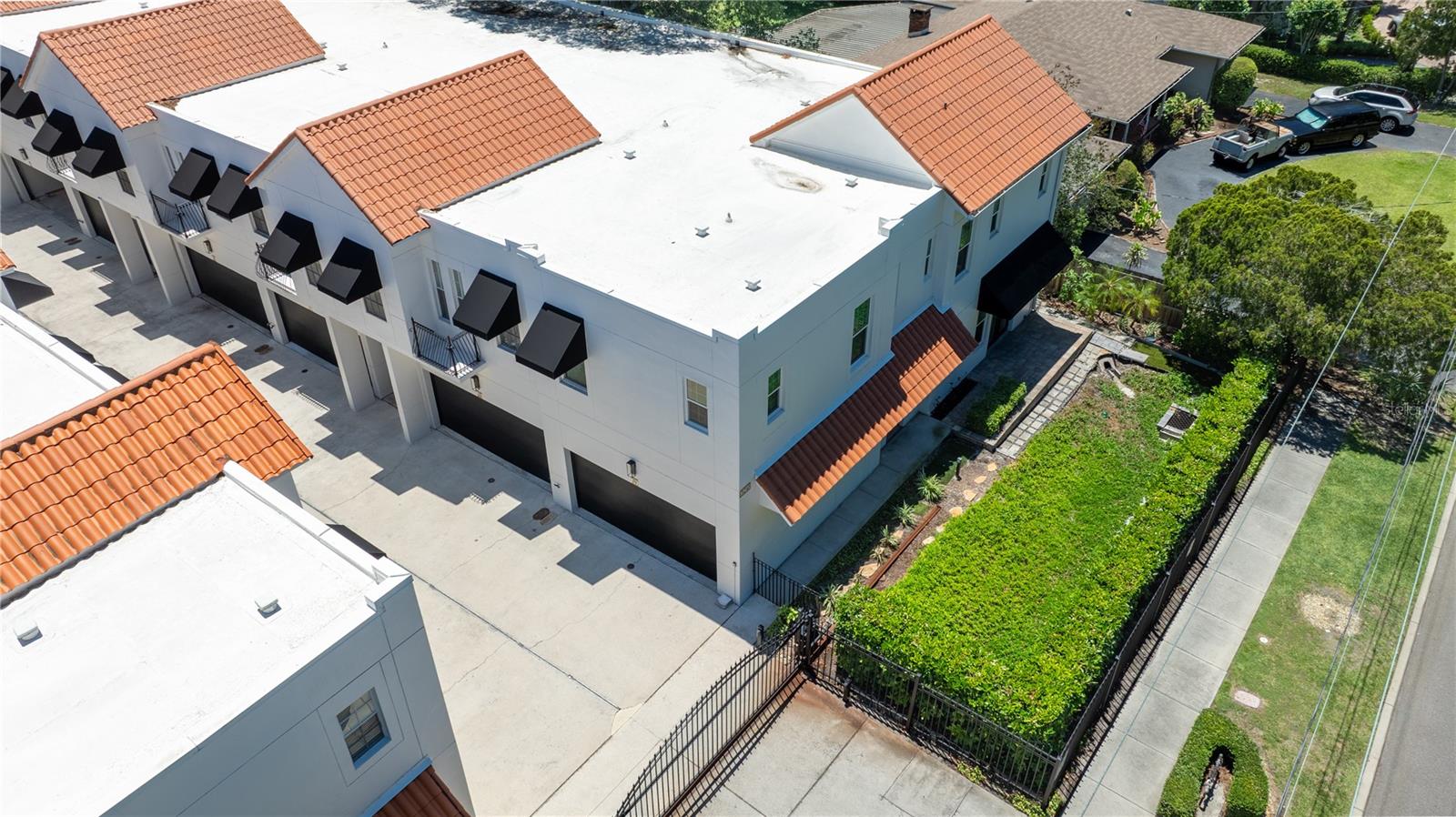 Image 30 of 38 For 3210 Horatio Street 14