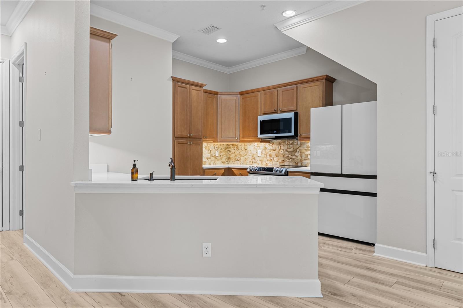 Image 6 of 38 For 3210 Horatio Street 14