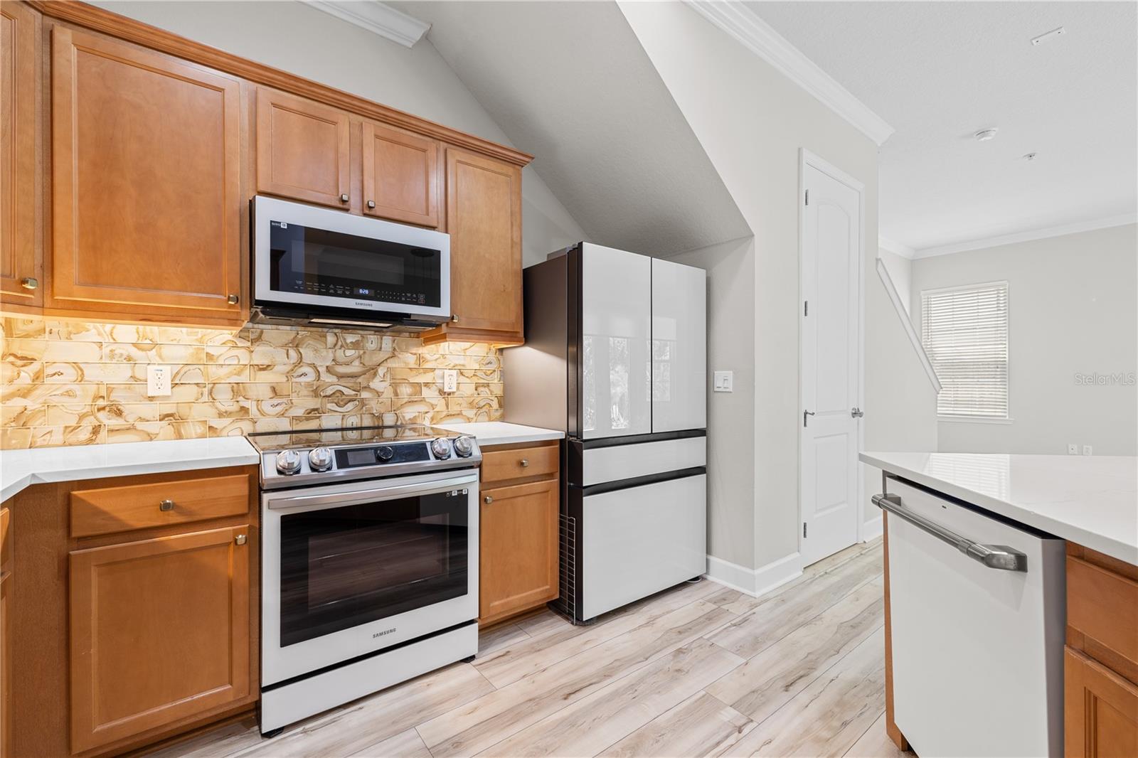 Image 9 of 38 For 3210 Horatio Street 14