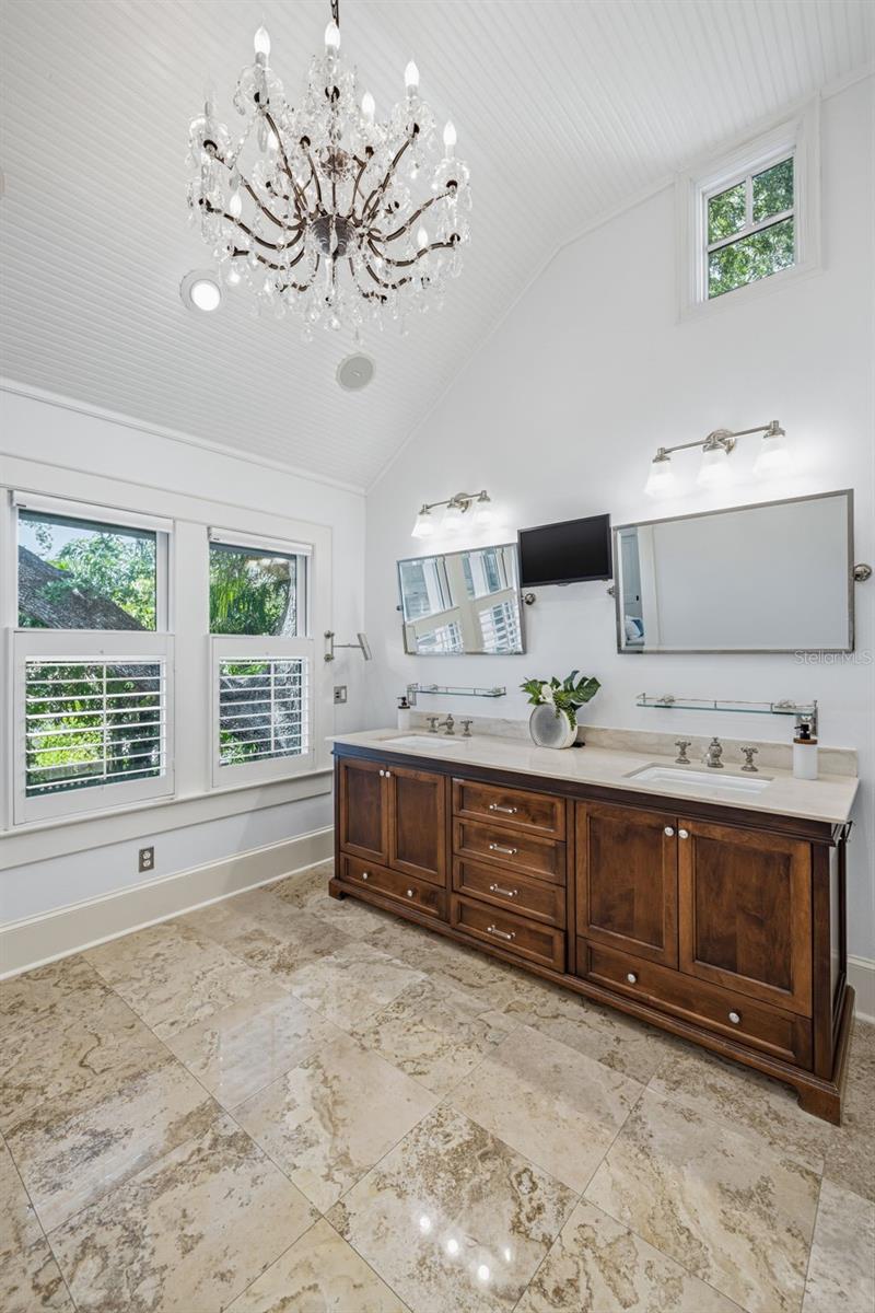 Image 45 of 69 For 1811 Hills Avenue