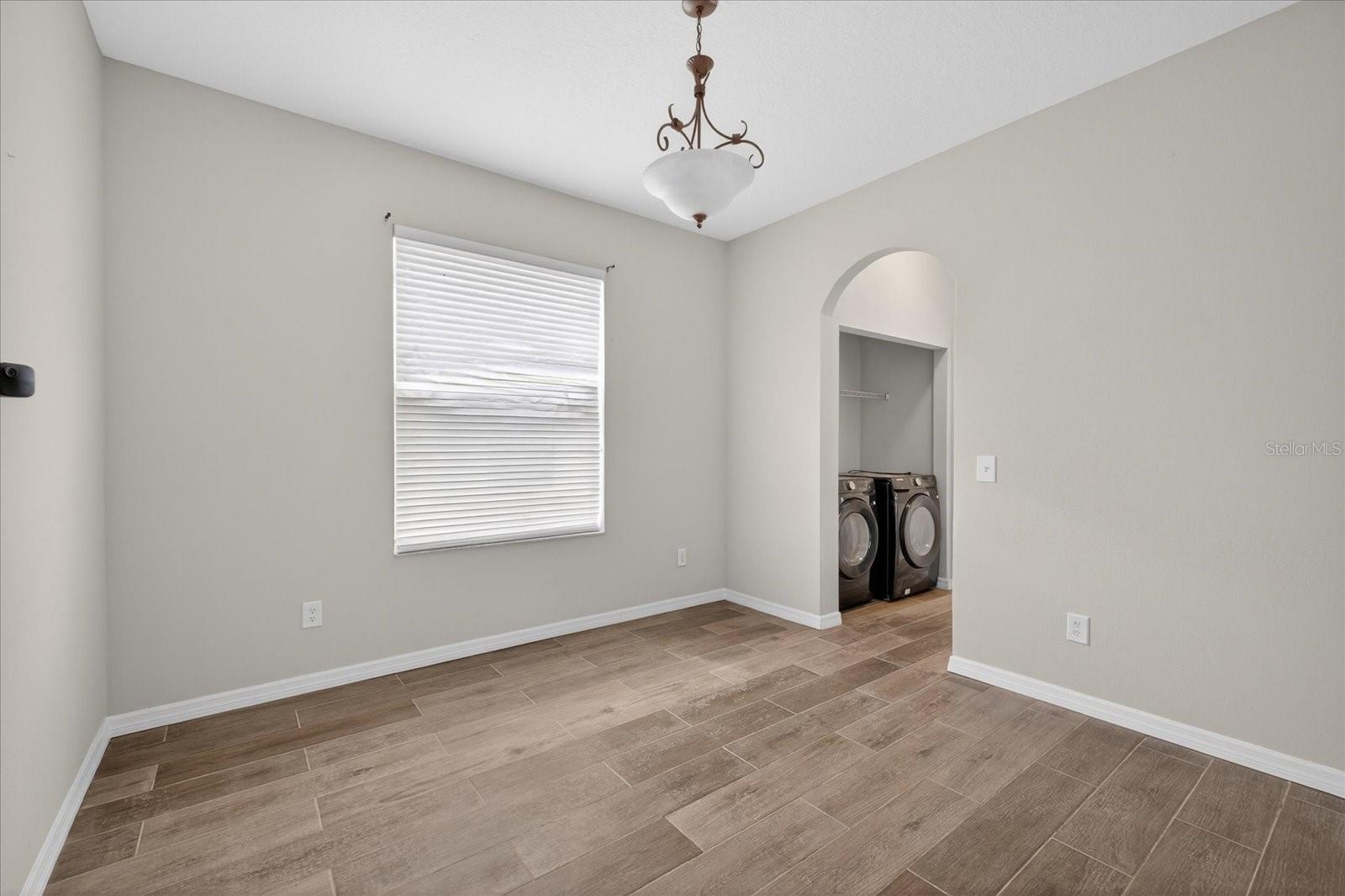 Image 17 of 51 For 8405 Canterbury Lake Boulevard