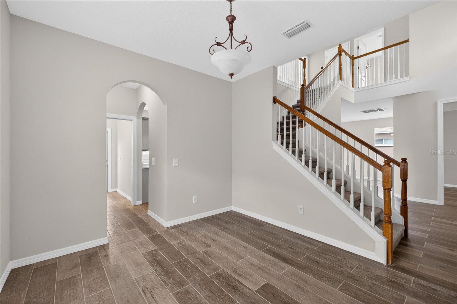 Image 19 of 51 For 8405 Canterbury Lake Boulevard
