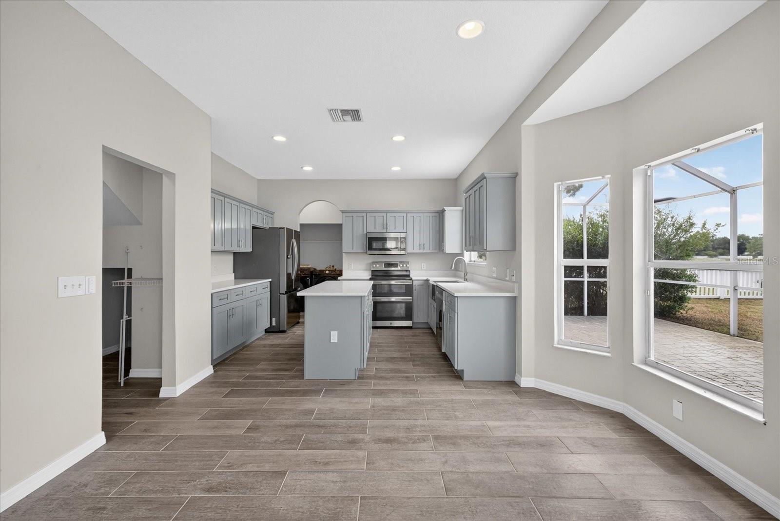 Image 20 of 51 For 8405 Canterbury Lake Boulevard