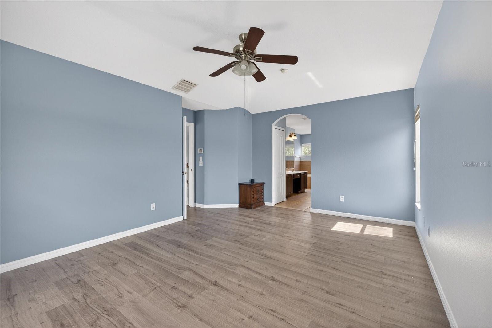 Image 31 of 51 For 8405 Canterbury Lake Boulevard