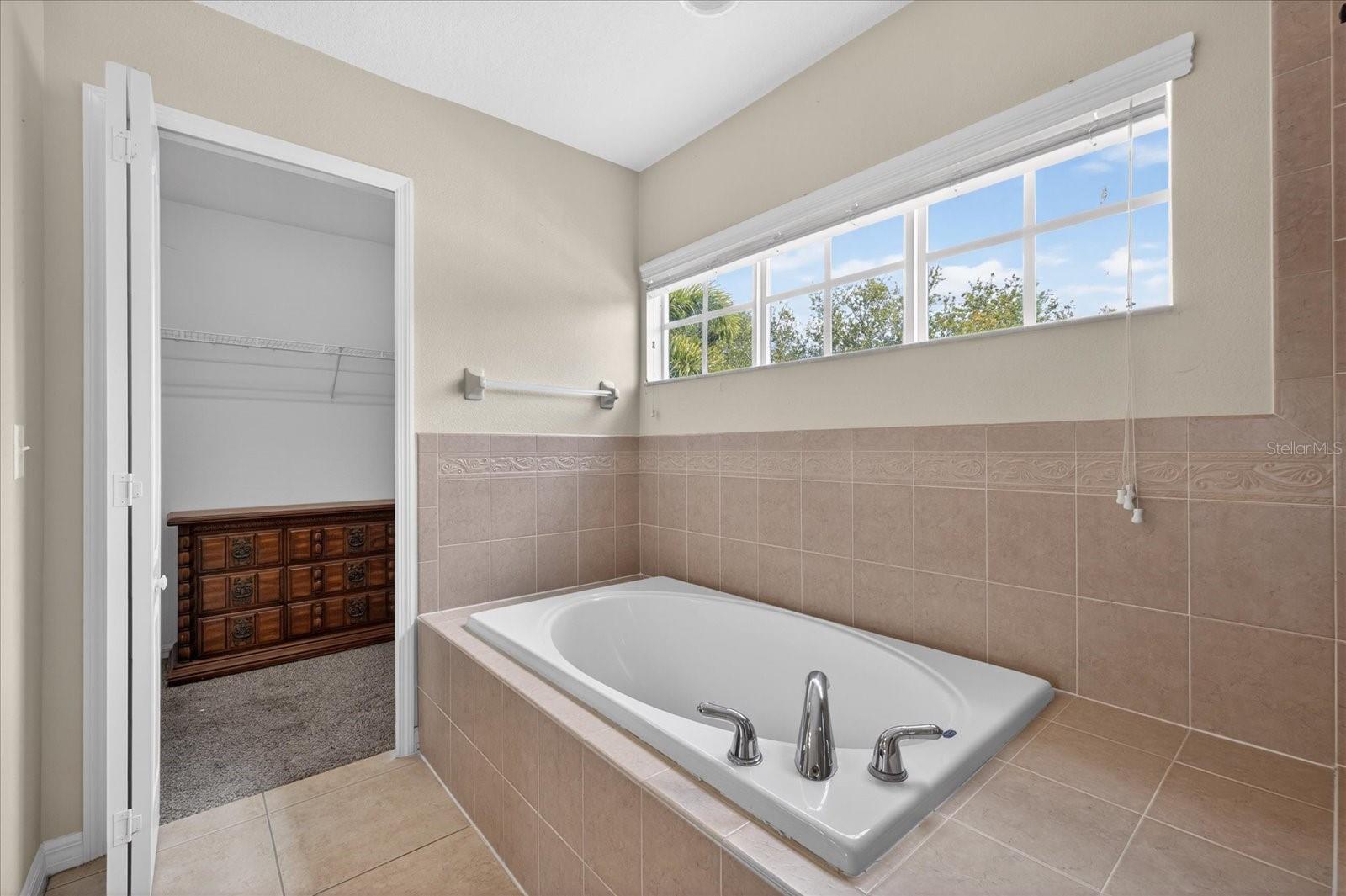 Image 36 of 51 For 8405 Canterbury Lake Boulevard