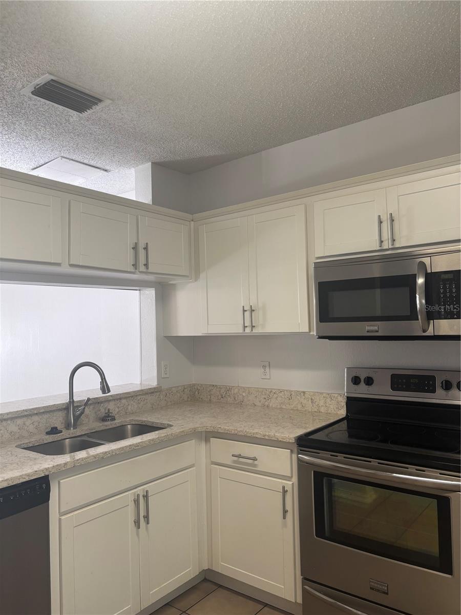 Image 13 of 26 For 6308 Bayside Key Drive
