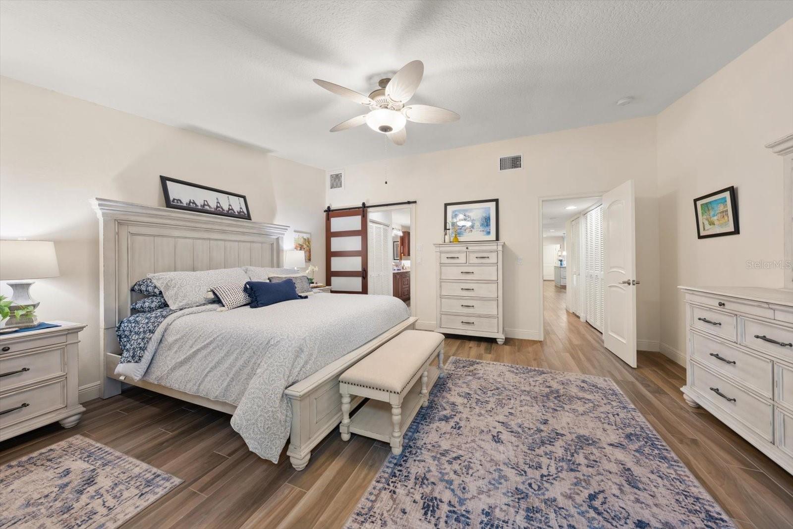 Image 20 of 51 For 13300 Indian Rocks Road 201