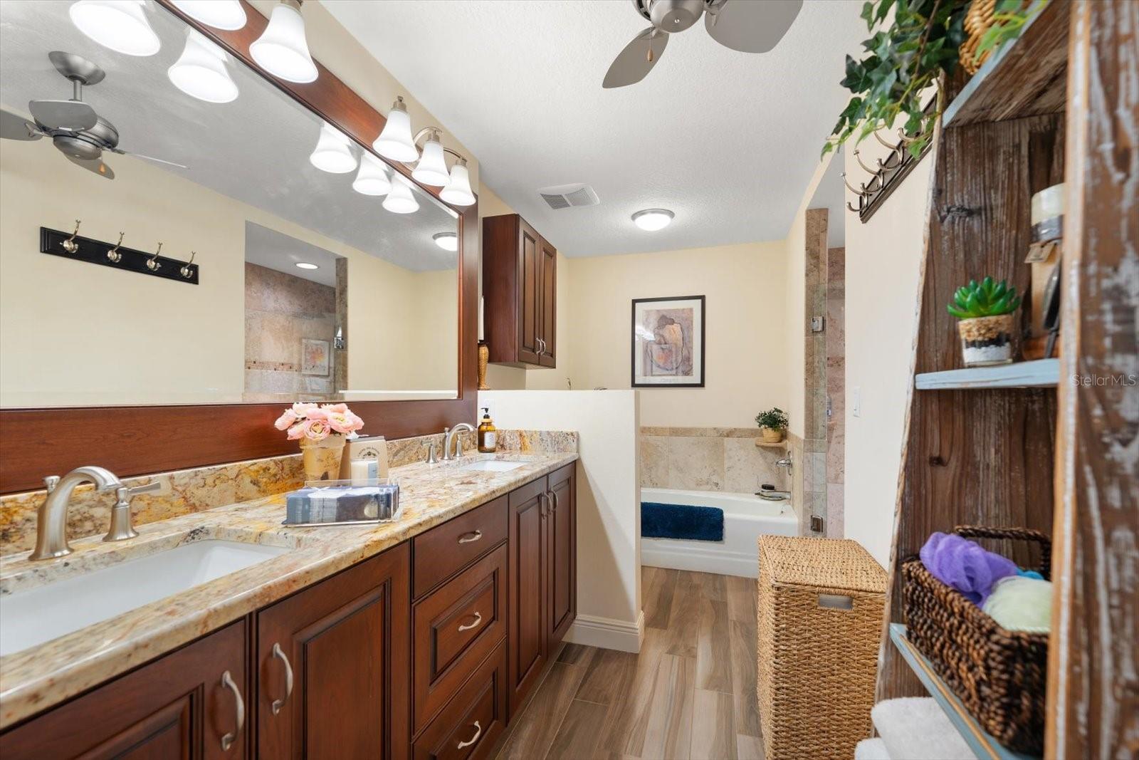 Image 22 of 51 For 13300 Indian Rocks Road 201