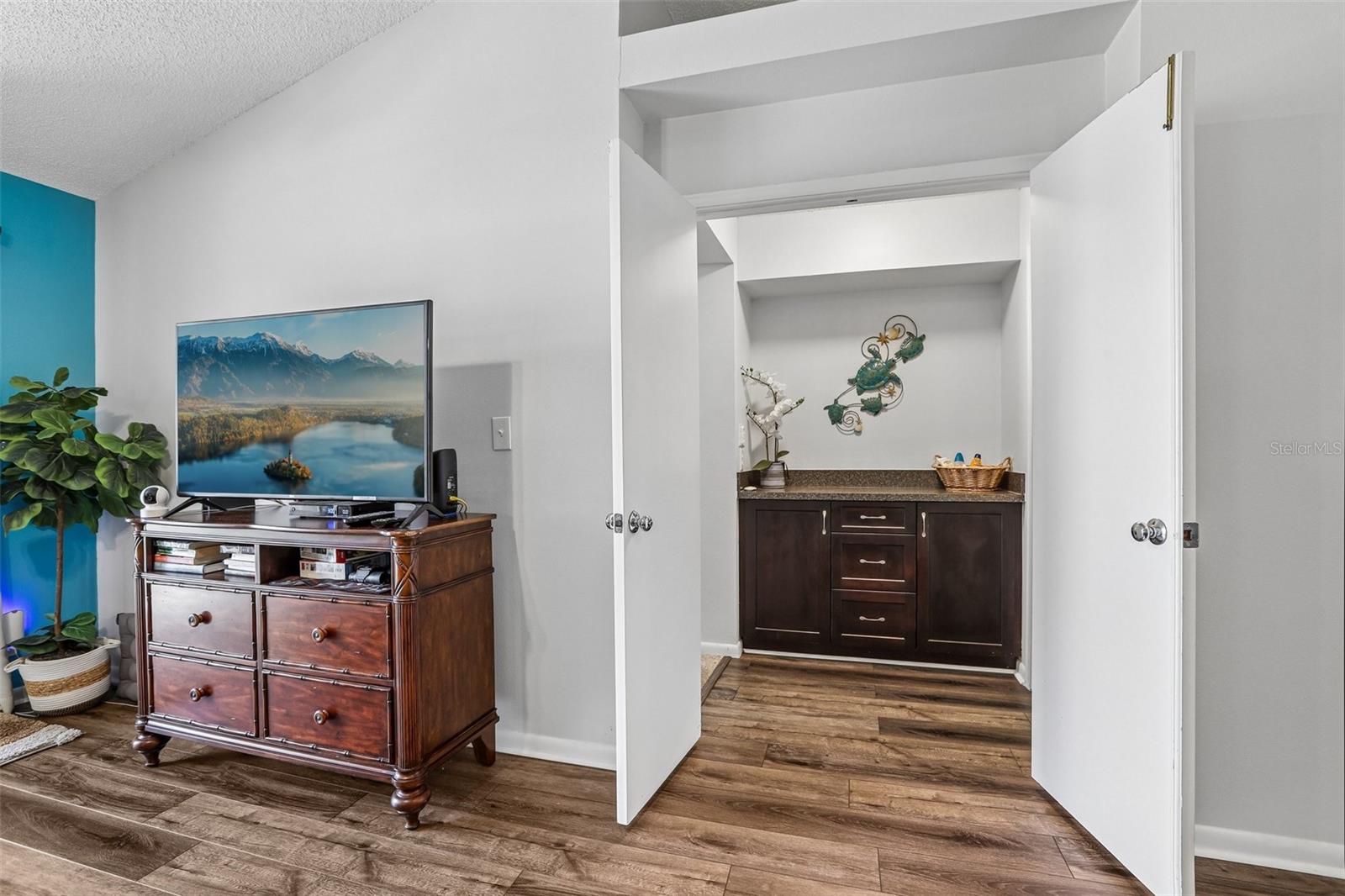 Image 13 of 34 For 6085 Bahia Del Mar Boulevard 204