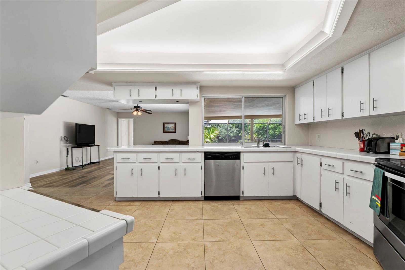 Image 12 of 31 For 207 Dunbridge Drive