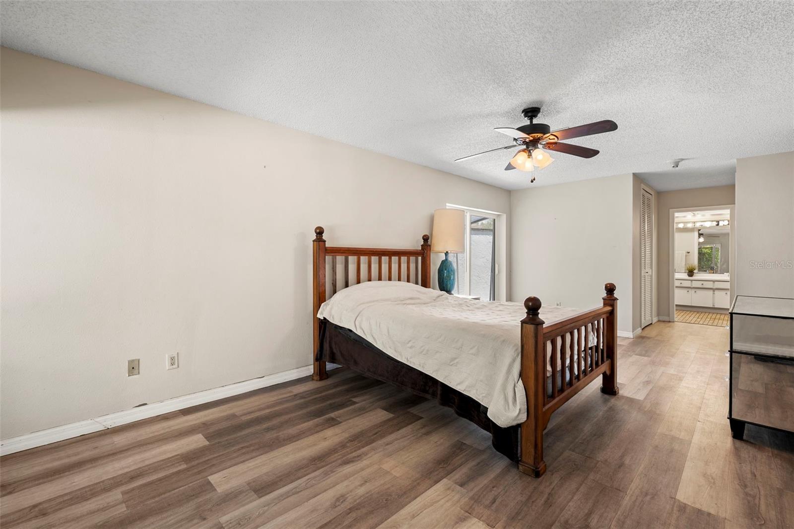 Image 21 of 31 For 207 Dunbridge Drive