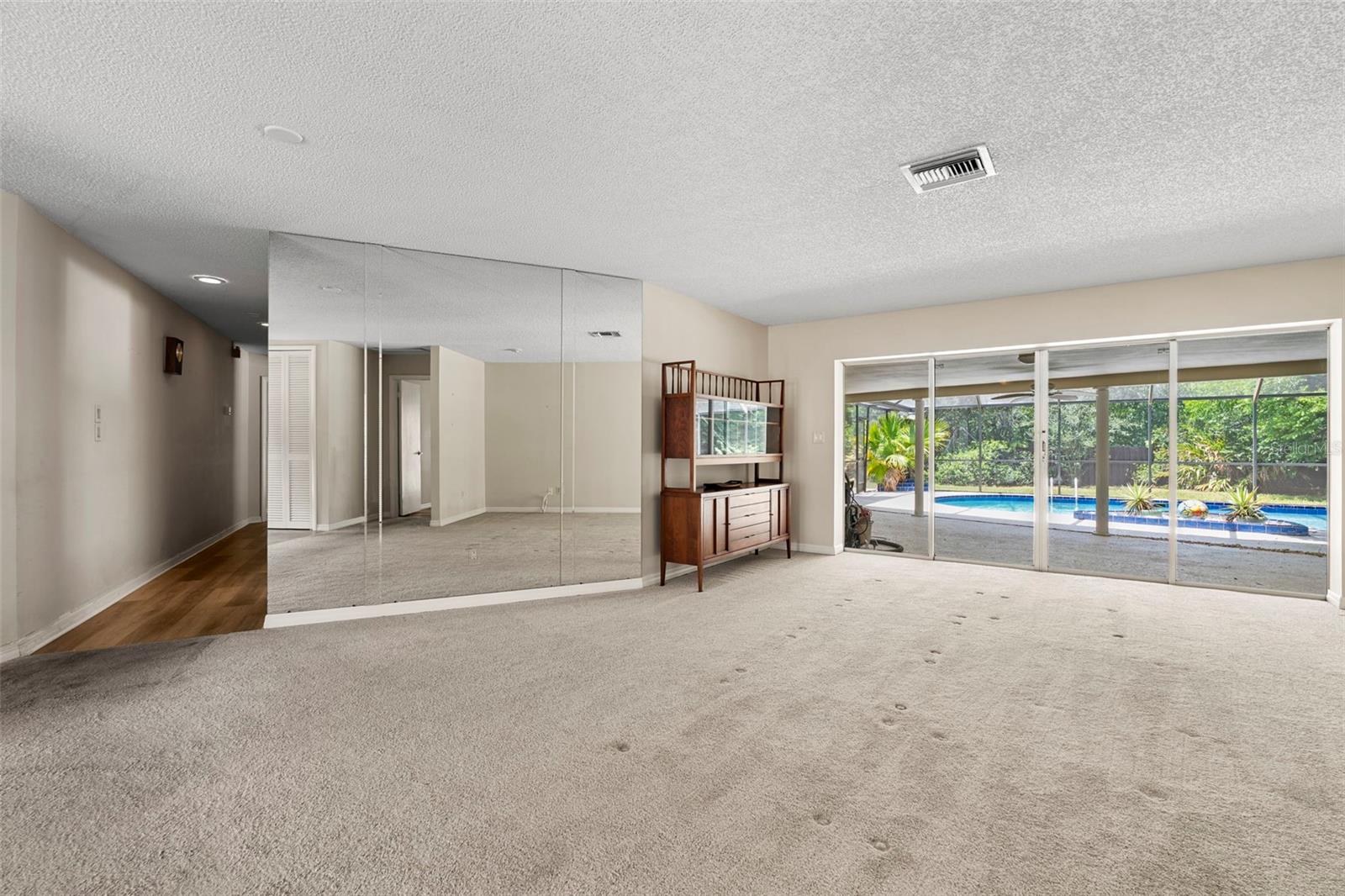 Image 9 of 31 For 207 Dunbridge Drive