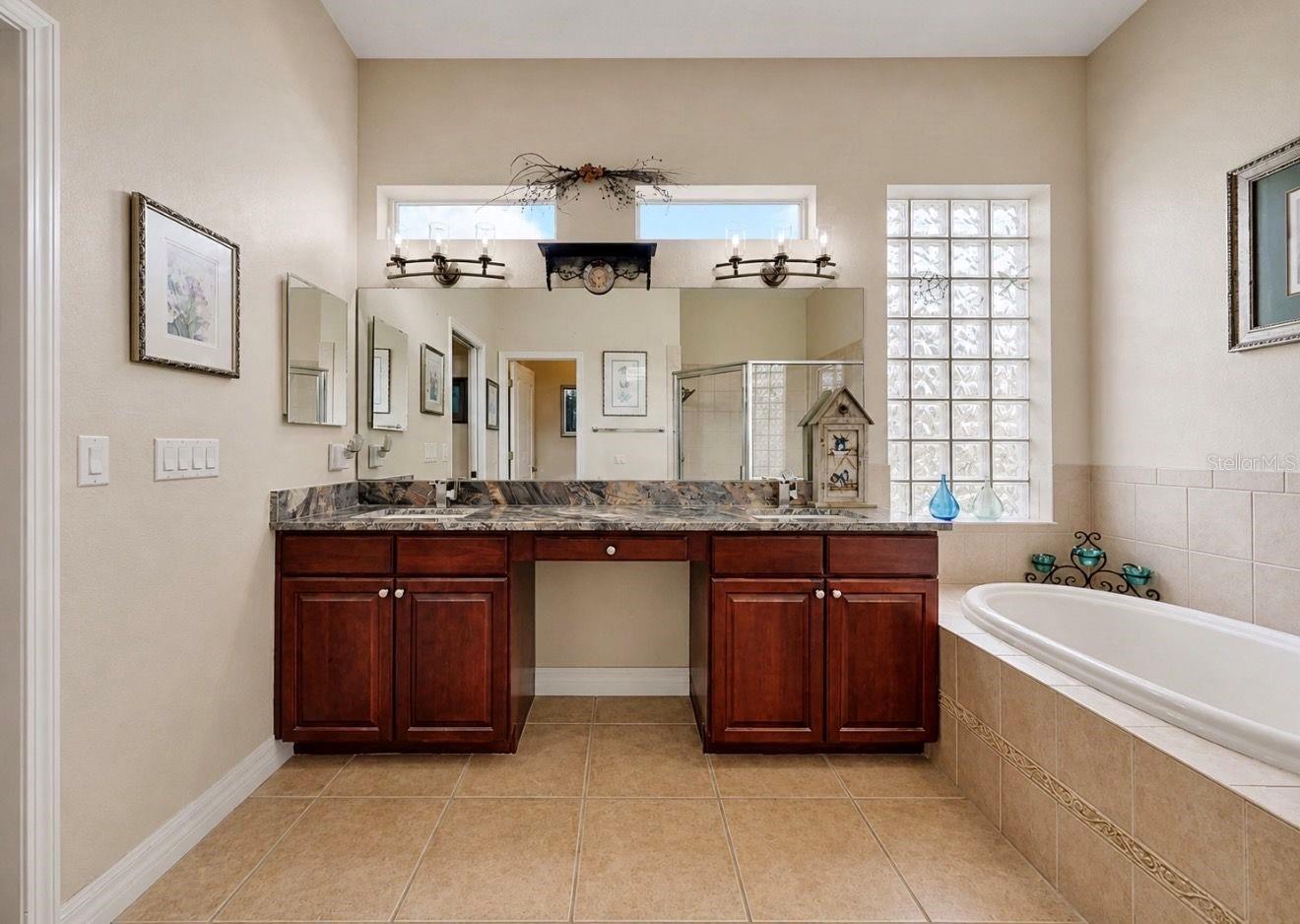Image 37 of 79 For 2208 Myrtle Vista Court