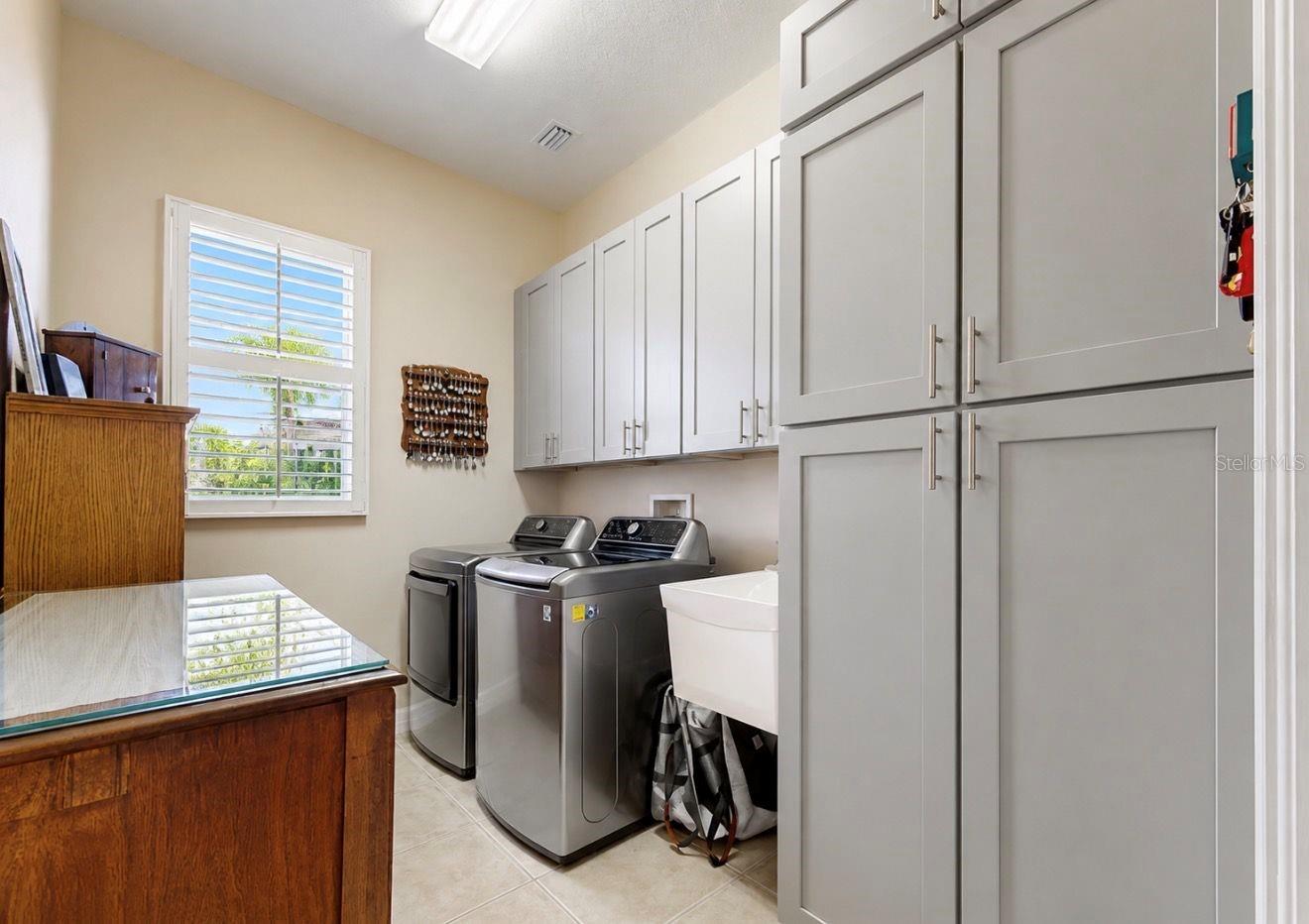 Image 42 of 79 For 2208 Myrtle Vista Court