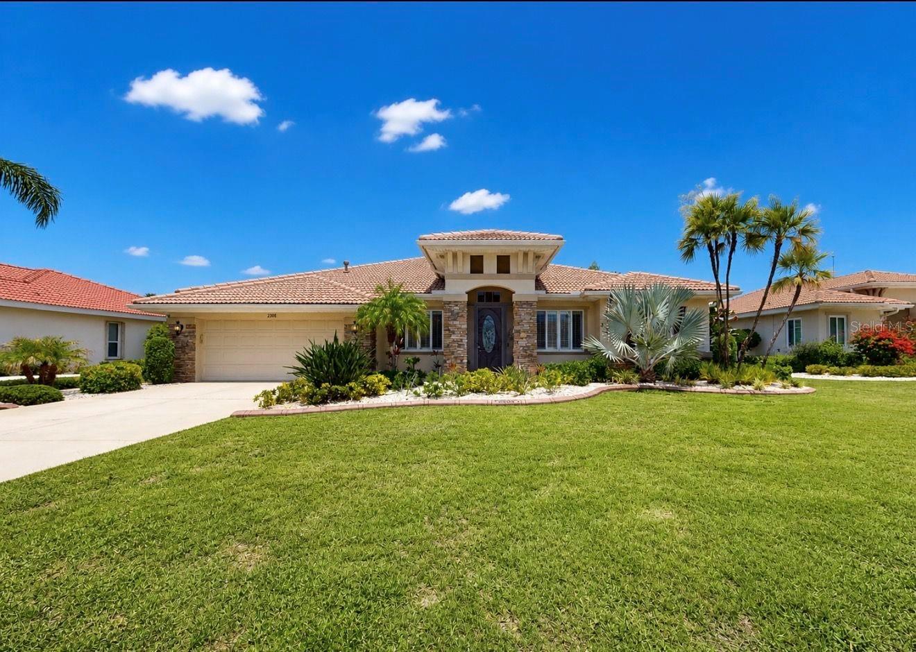Image 5 of 79 For 2208 Myrtle Vista Court