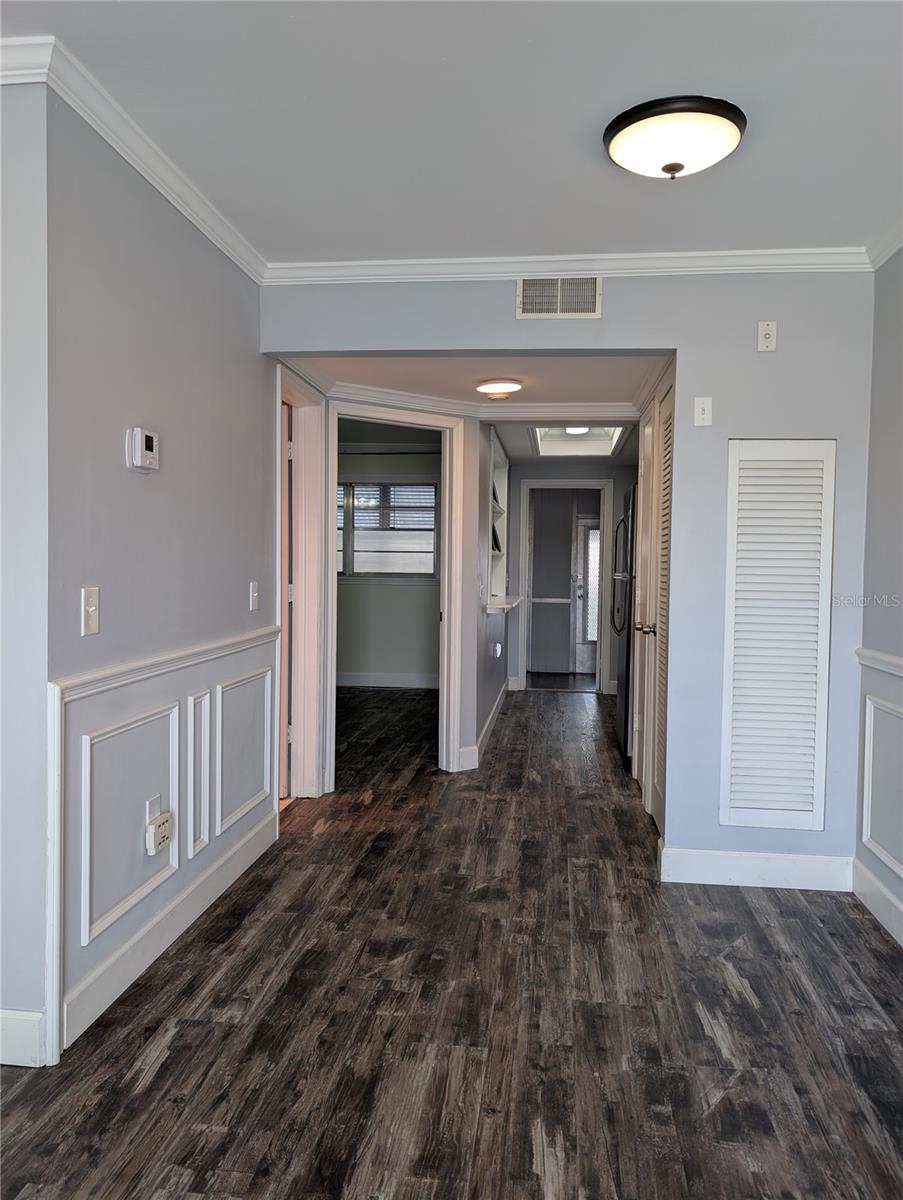 Image 15 of 49 For 5850 18th Street N 11