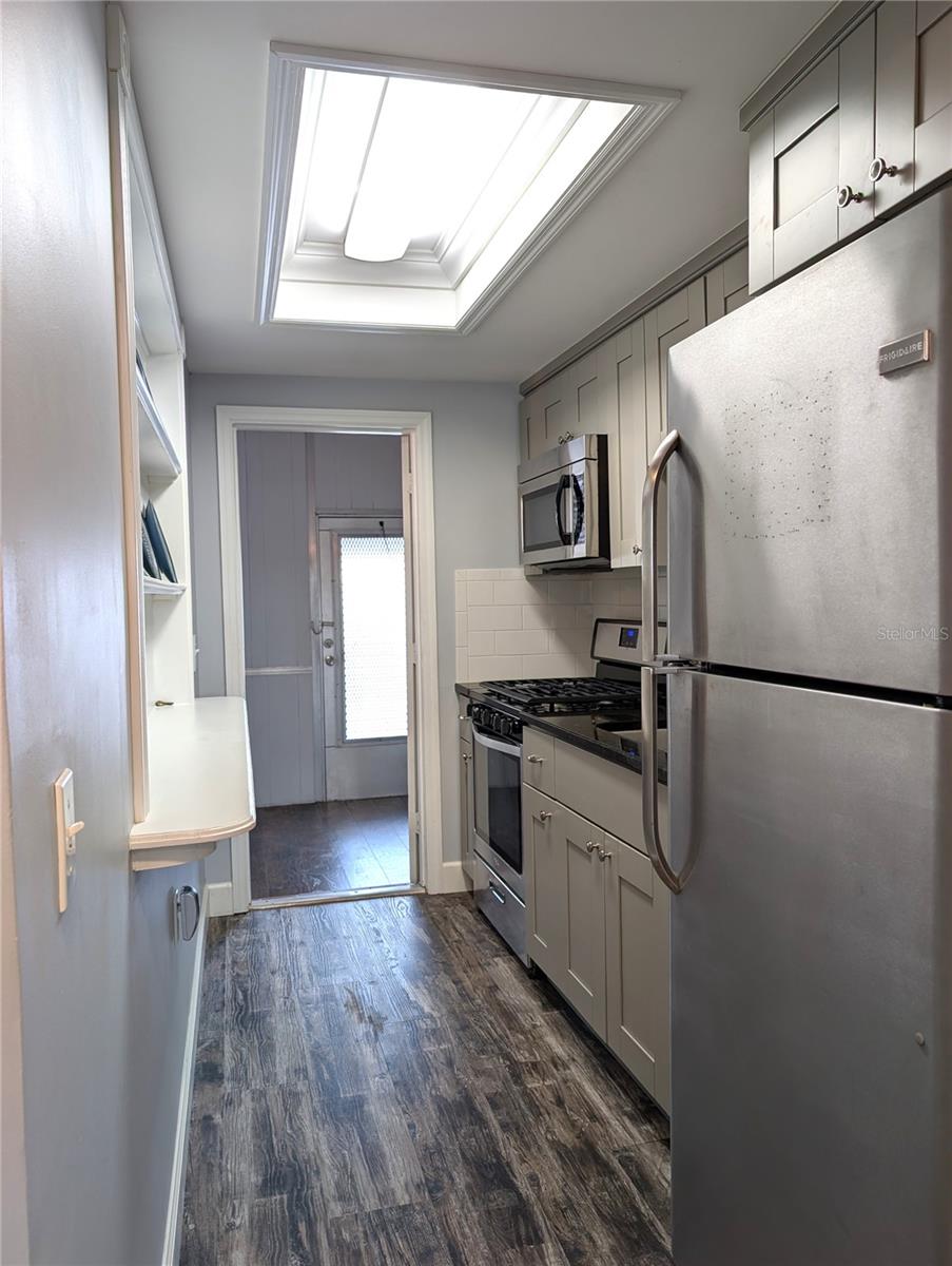Image 23 of 49 For 5850 18th Street N 11