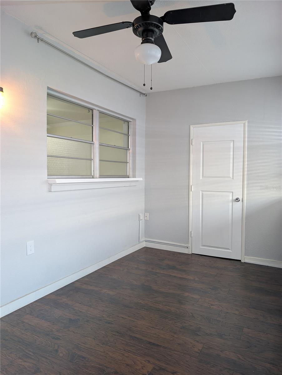 Image 26 of 49 For 5850 18th Street N 11