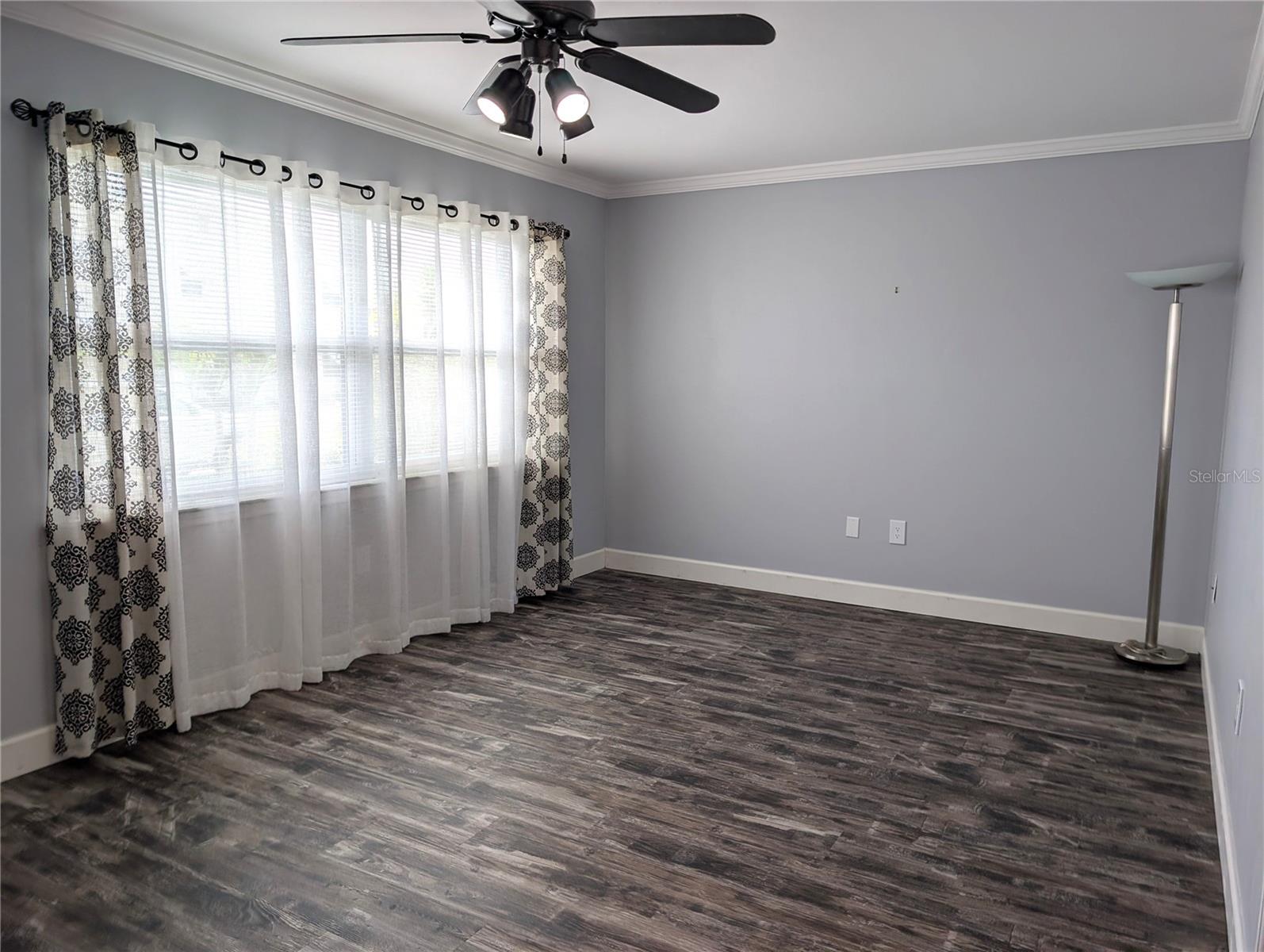 Image 7 of 49 For 5850 18th Street N 11
