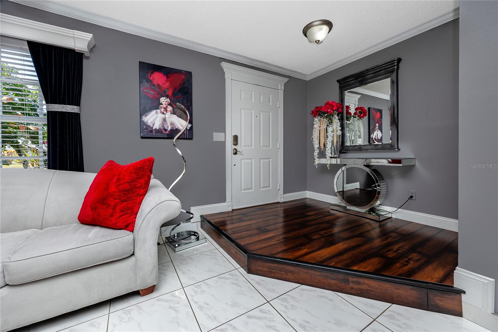 Listing photo id 8 for 7801 Hamlet Drive