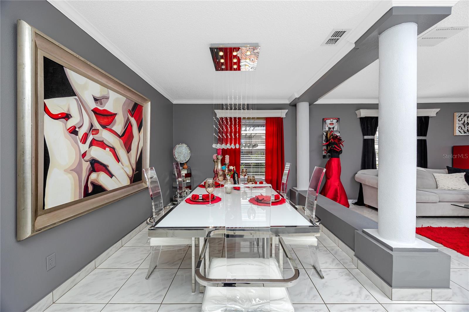 Listing photo id 11 for 7801 Hamlet Drive