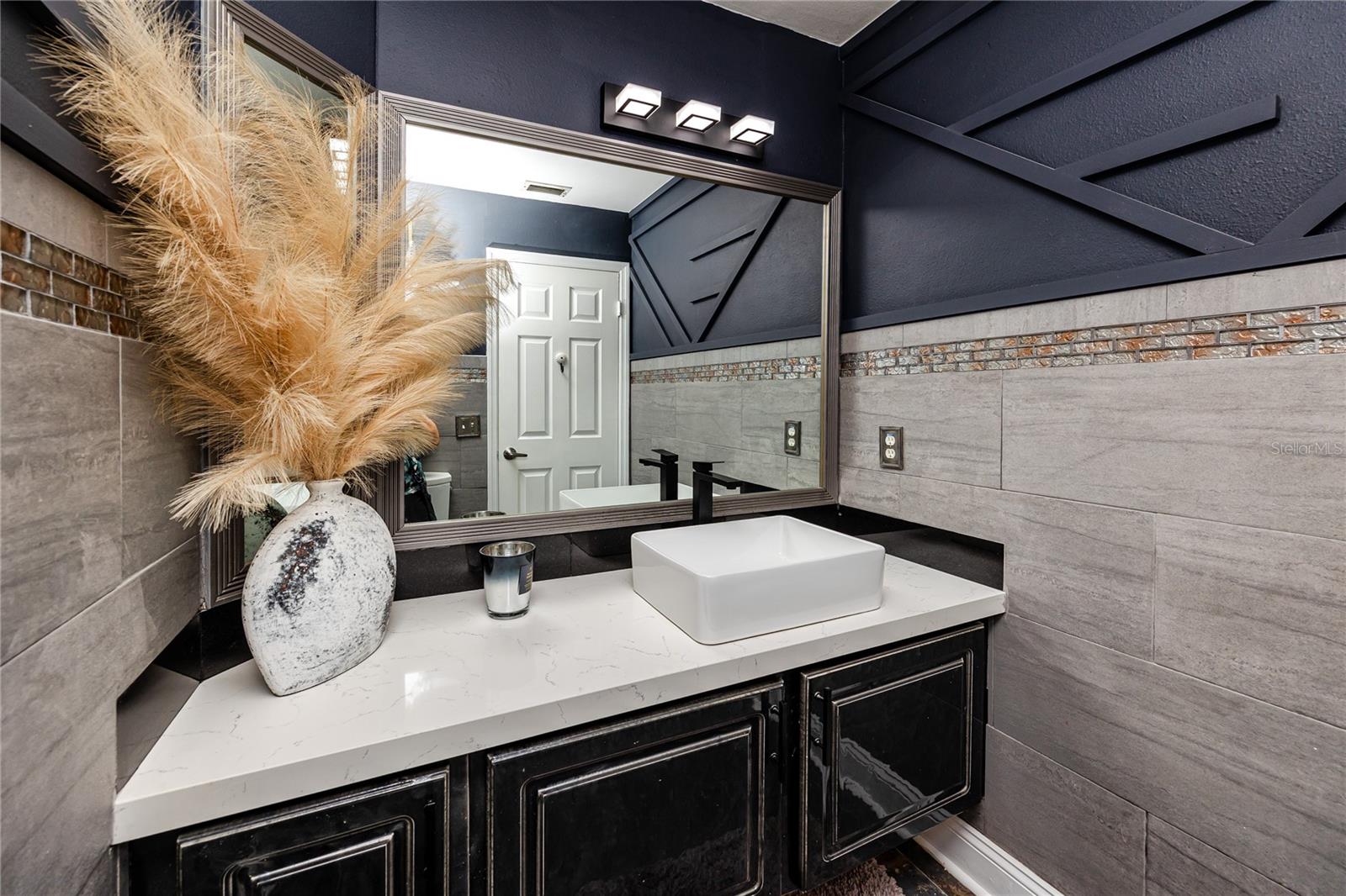 Listing photo id 16 for 7801 Hamlet Drive