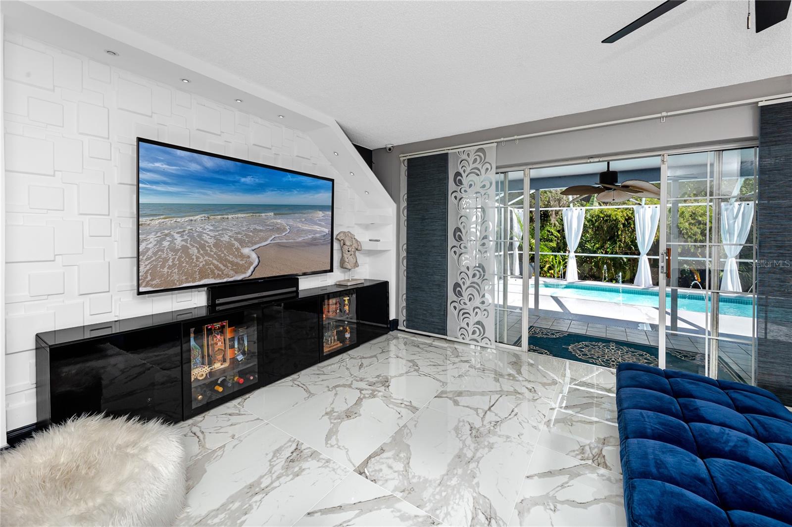 Listing photo id 18 for 7801 Hamlet Drive