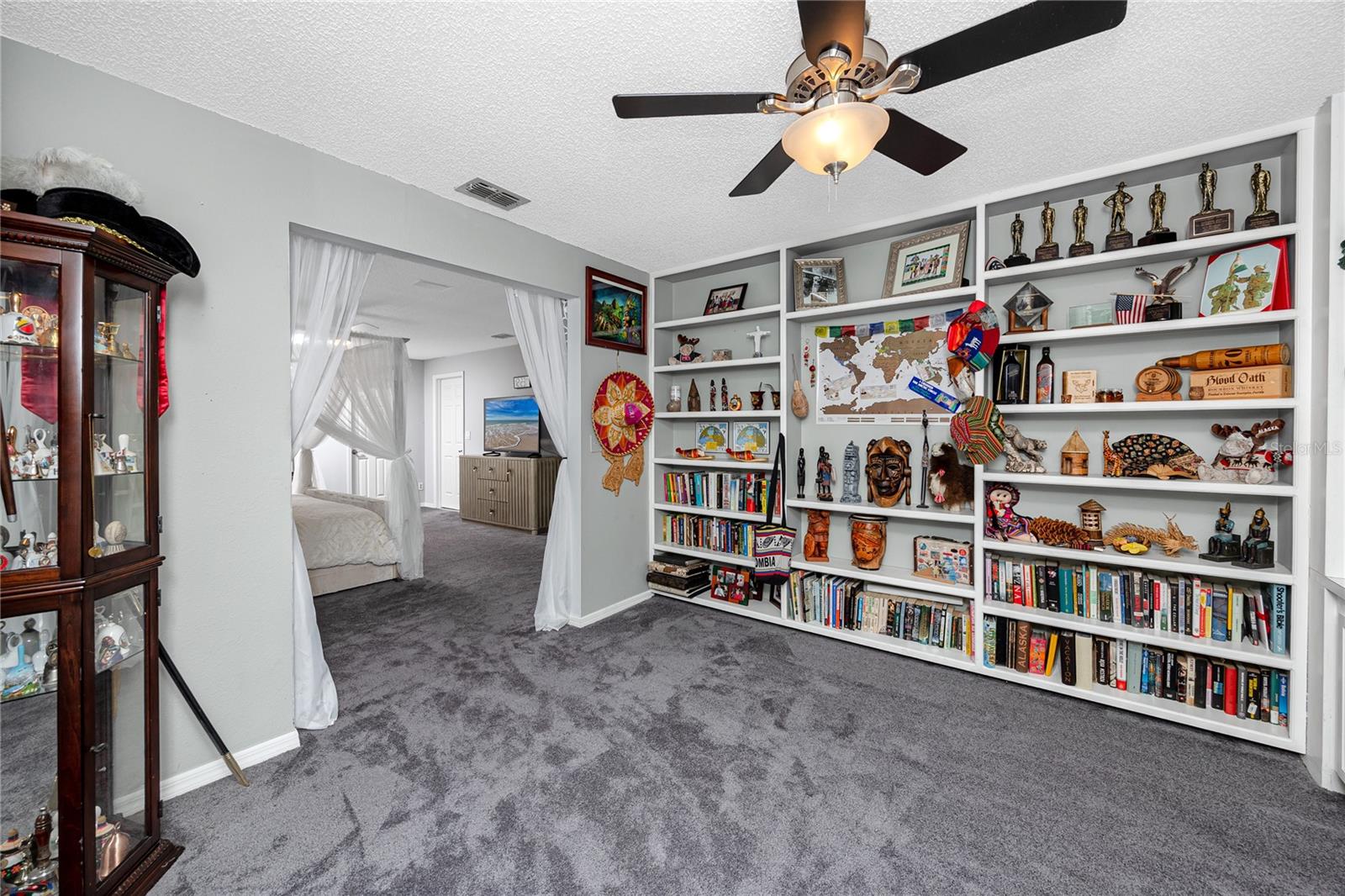 Listing photo id 25 for 7801 Hamlet Drive
