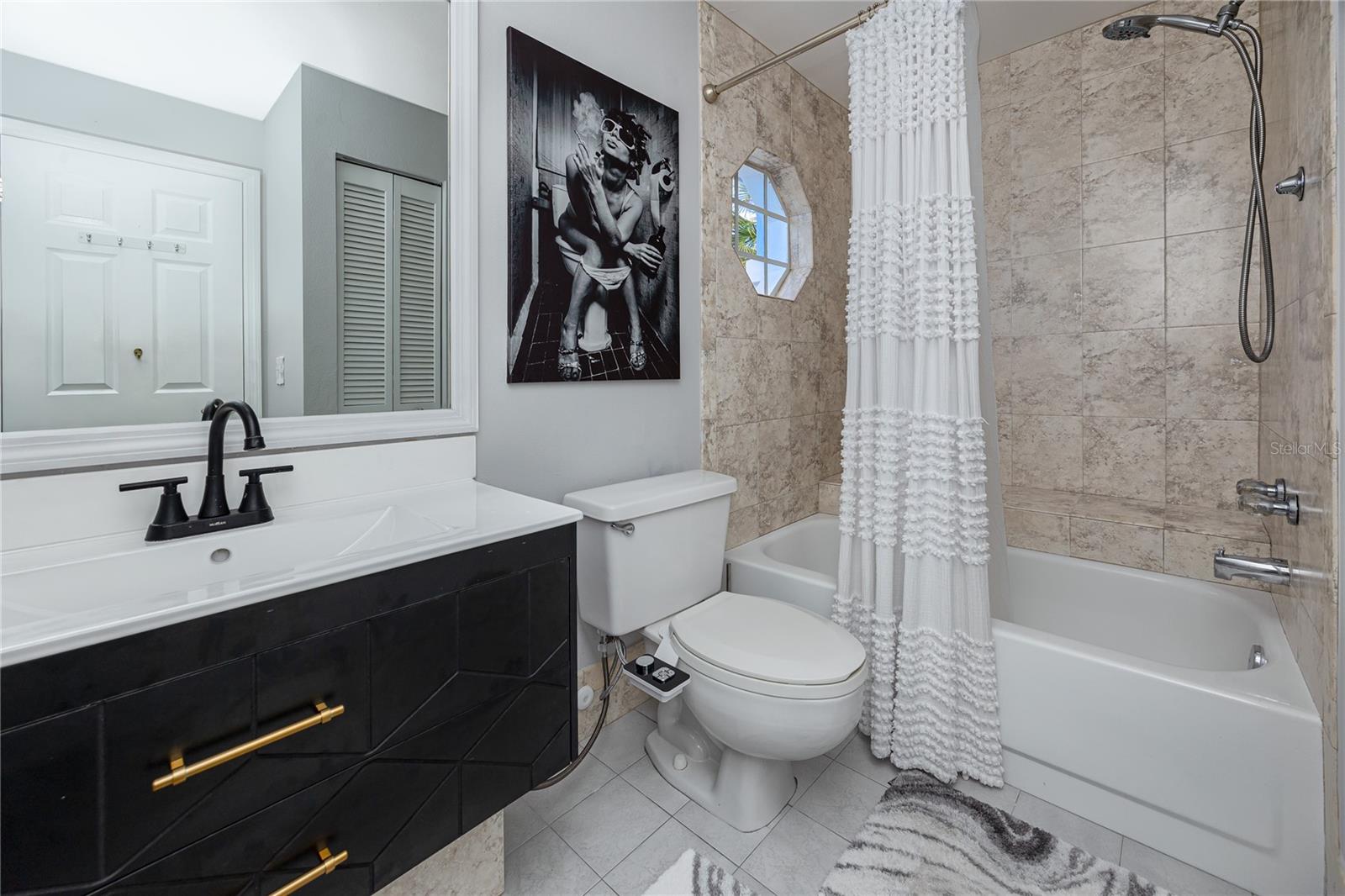 Listing photo id 32 for 7801 Hamlet Drive