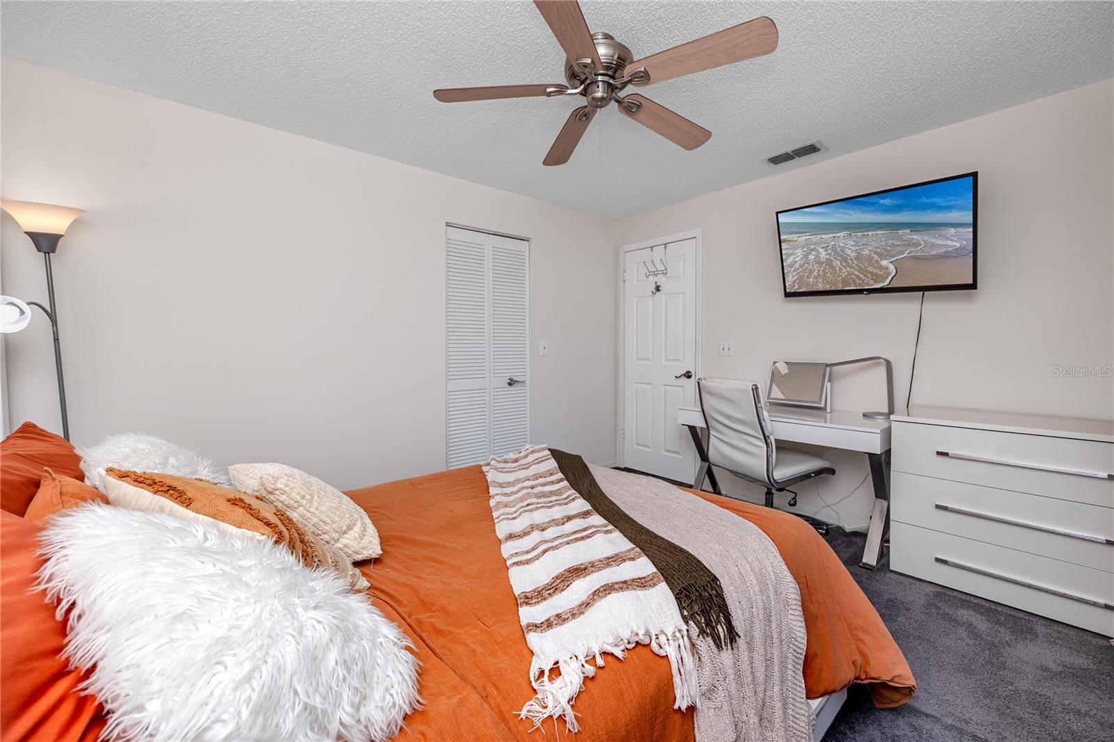 Listing photo id 34 for 7801 Hamlet Drive