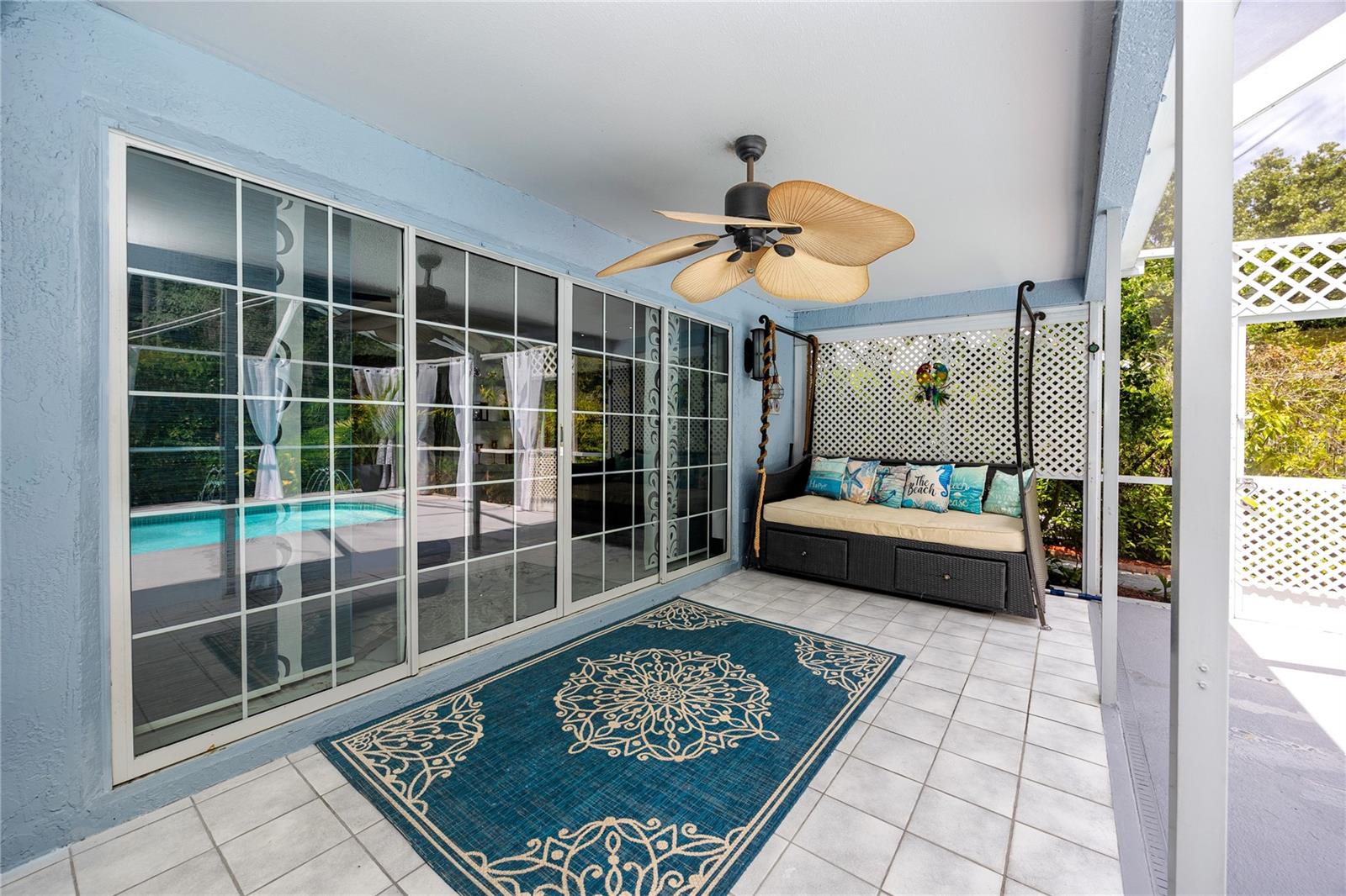 Listing photo id 37 for 7801 Hamlet Drive