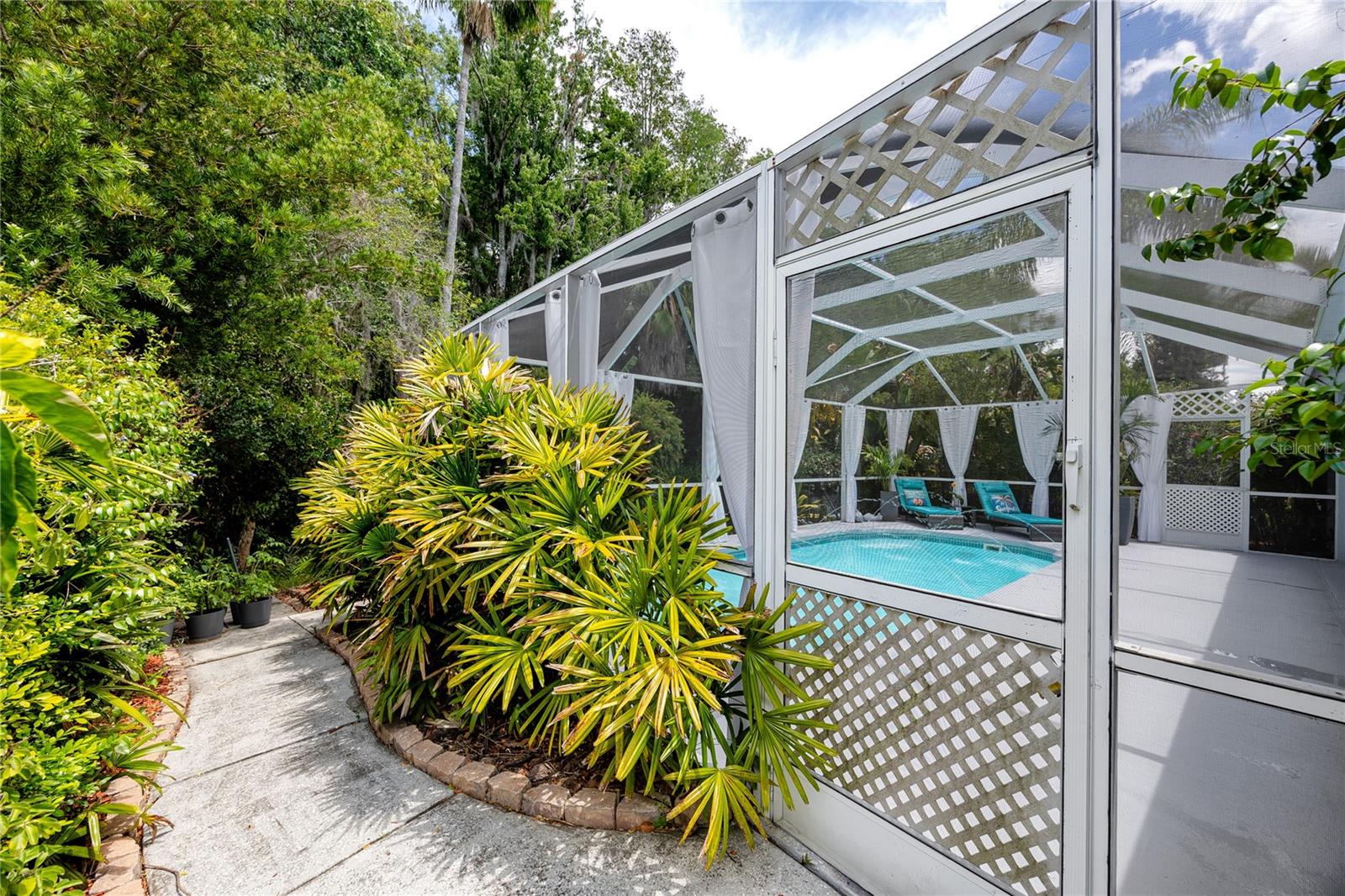 Listing photo id 41 for 7801 Hamlet Drive