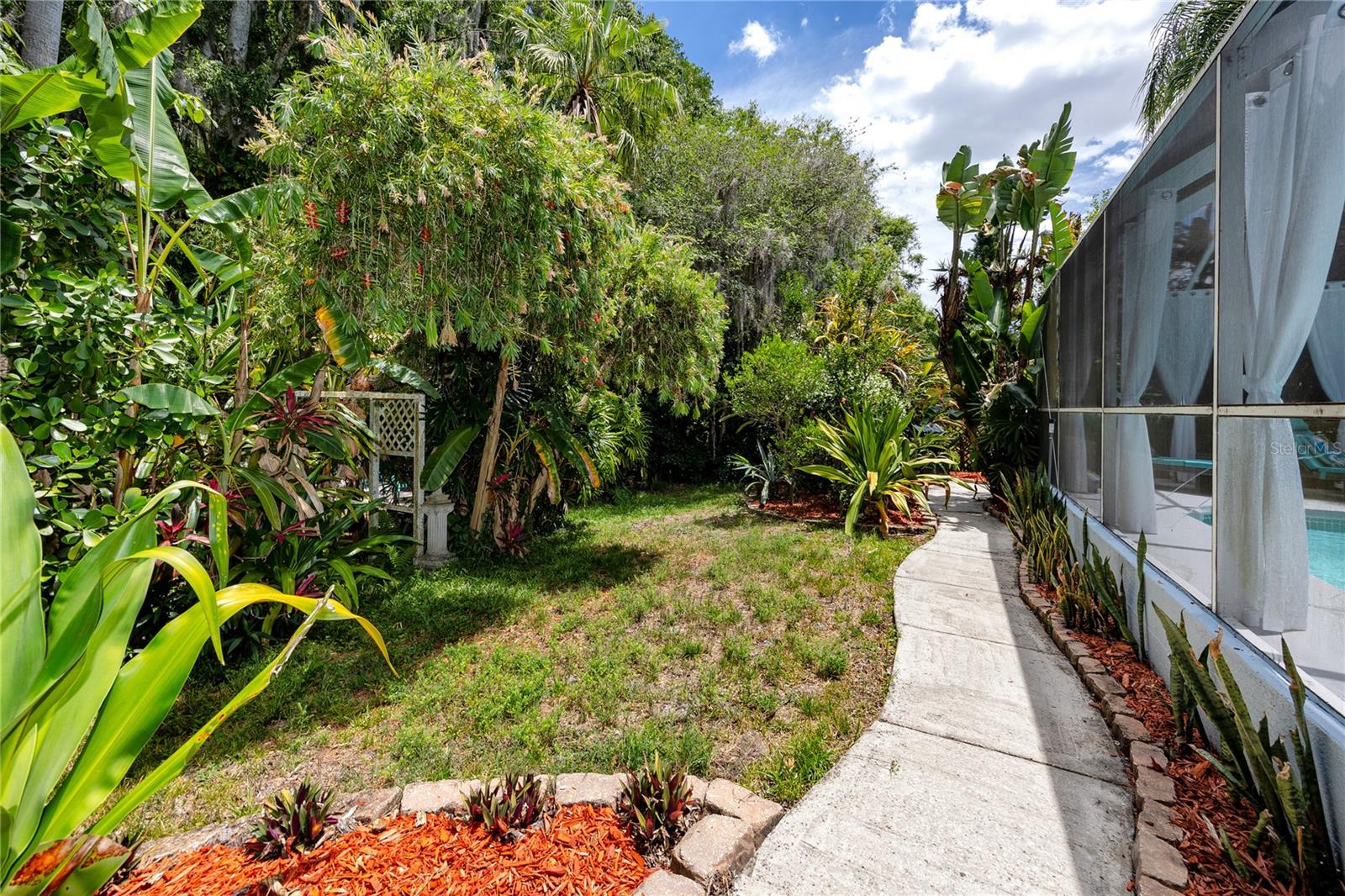Listing photo id 61 for 7801 Hamlet Drive