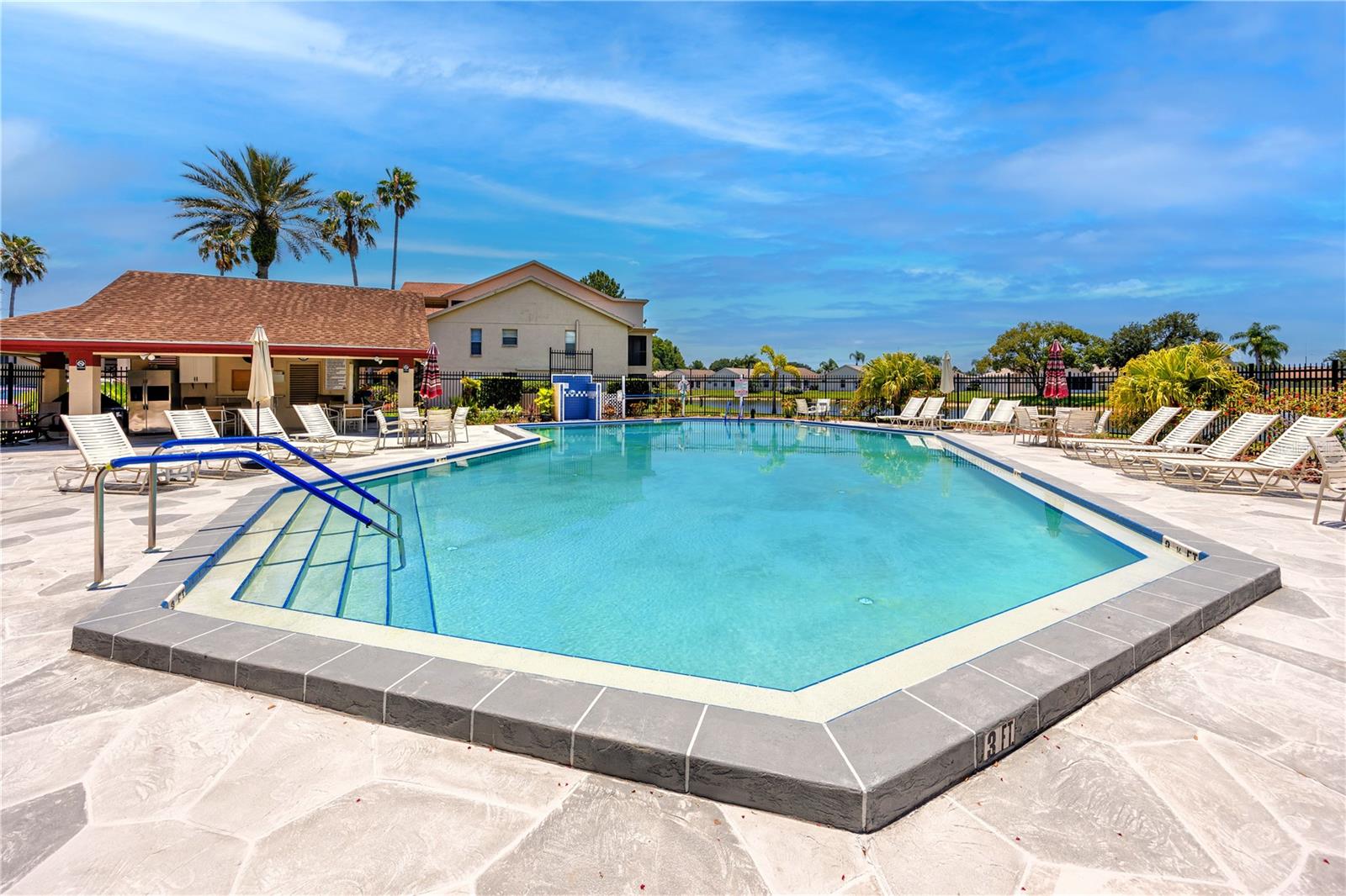 Listing photo id 71 for 7801 Hamlet Drive