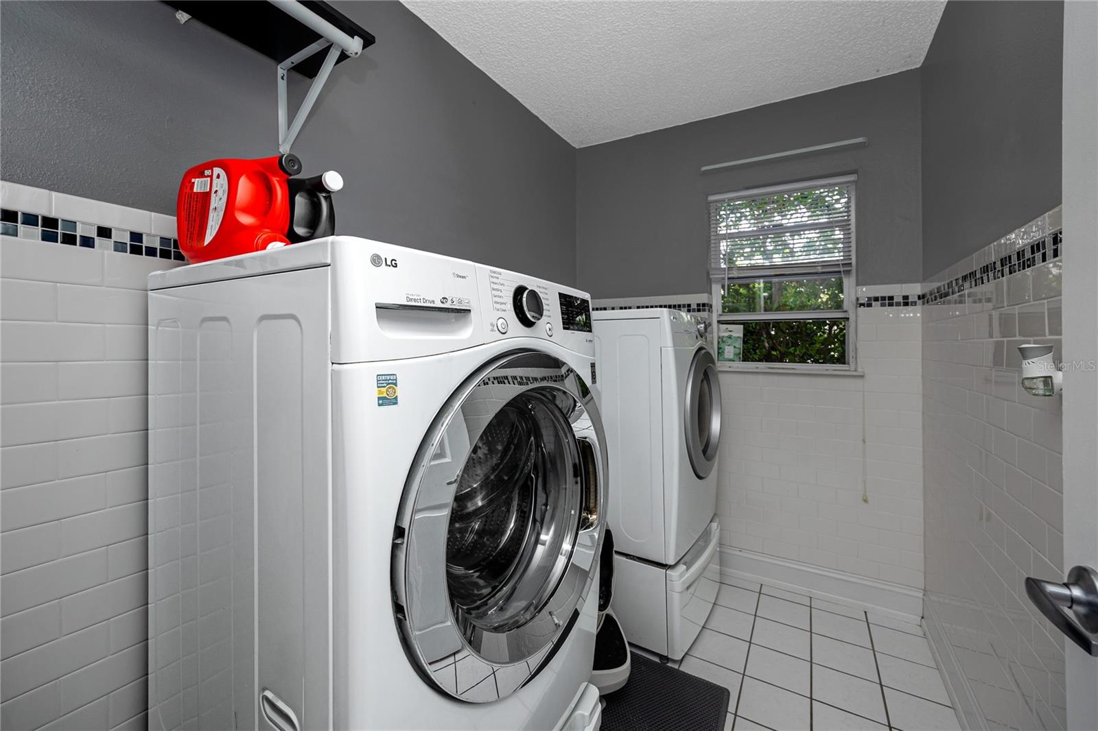 Listing photo id 76 for 7801 Hamlet Drive