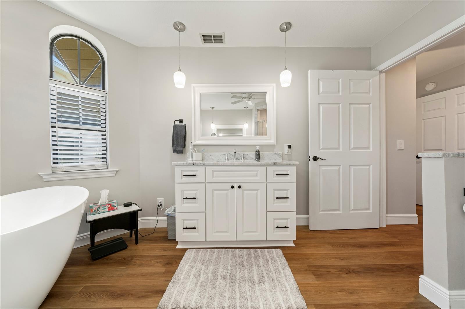 Image 15 of 63 For 6219 Huntington Drive