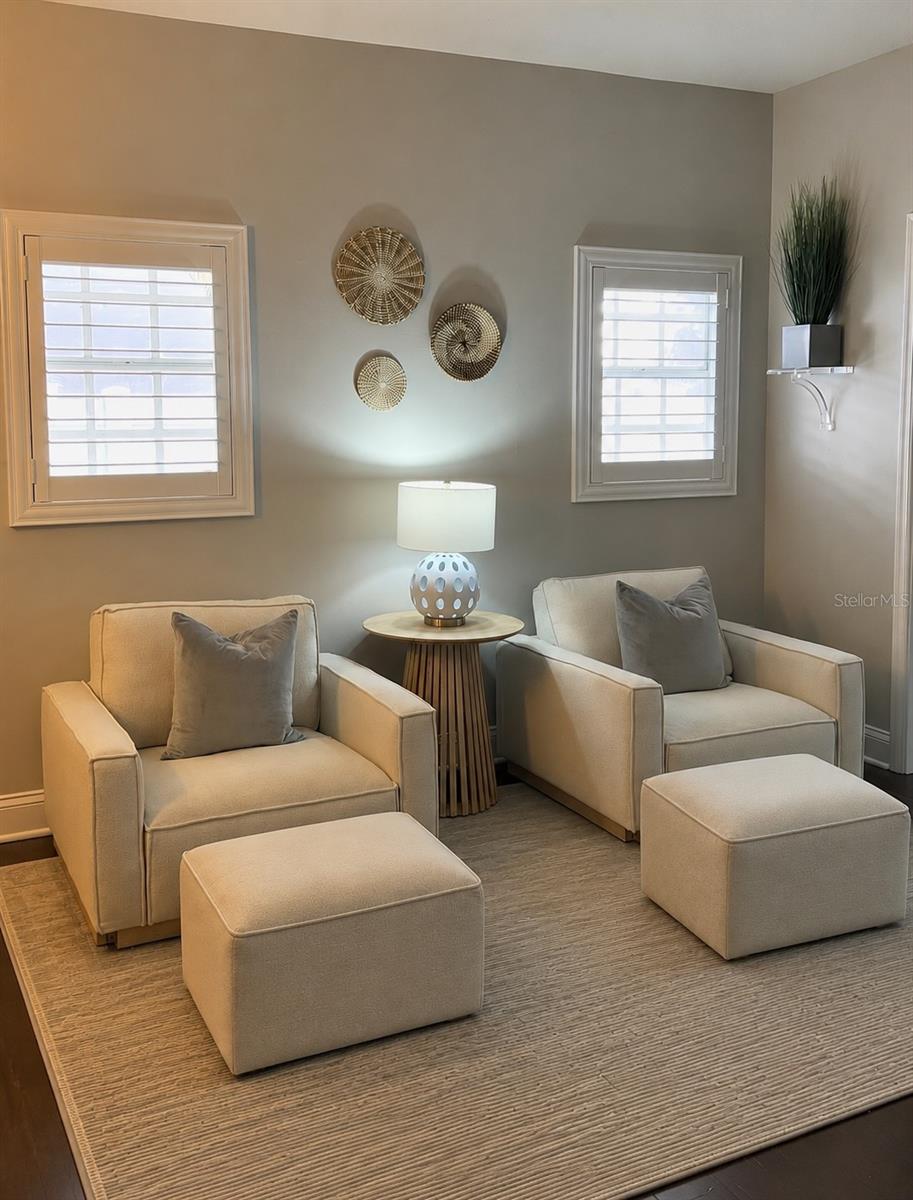 Listing photo id 2 for 3230 Fielder Street