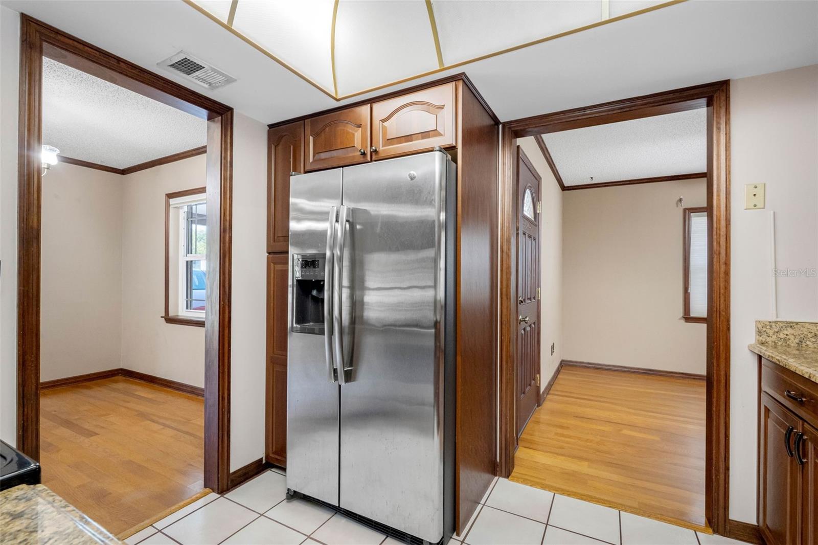 Image 11 of 38 For 6202 Richard Avenue