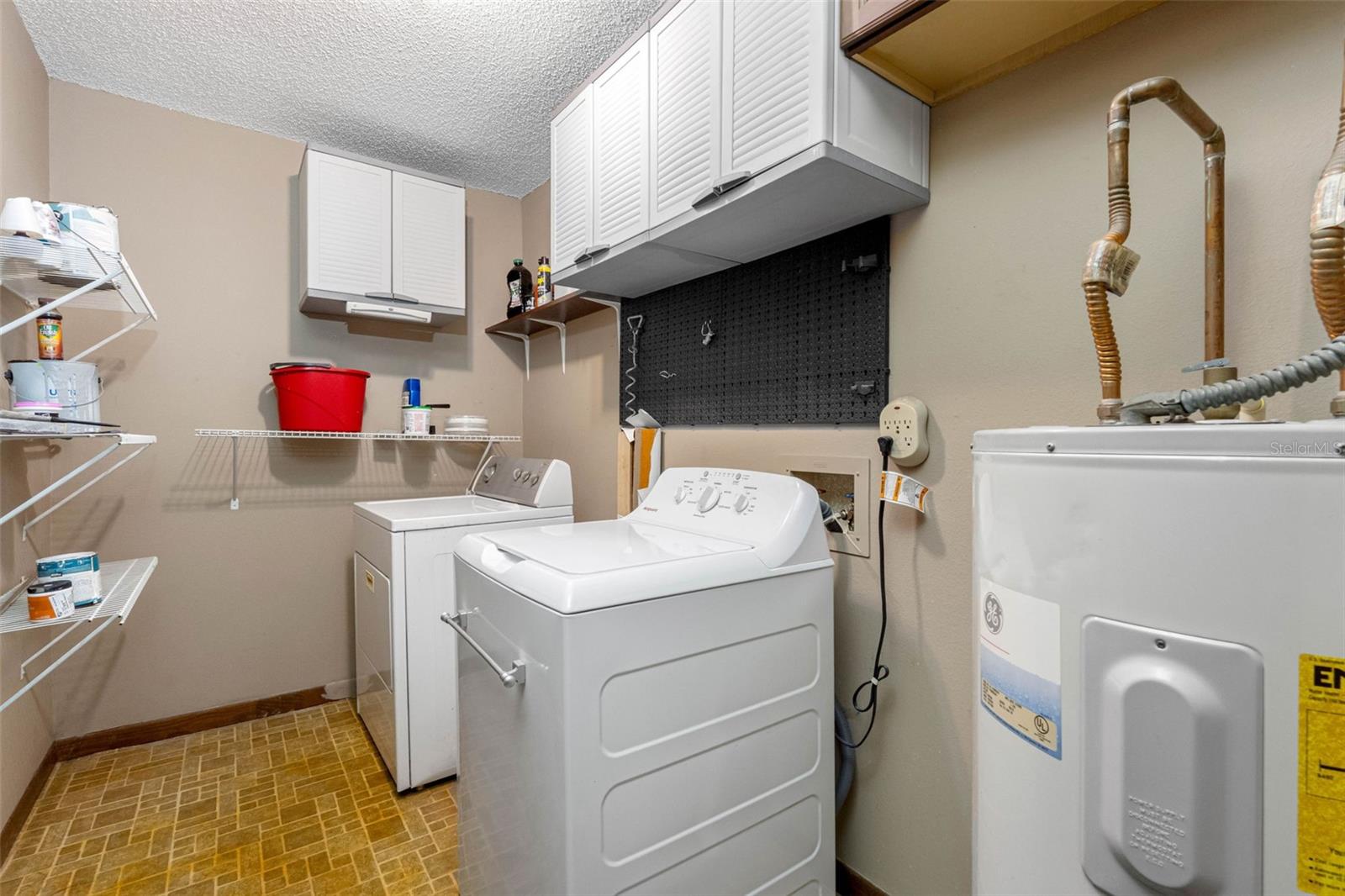 Image 14 of 38 For 6202 Richard Avenue
