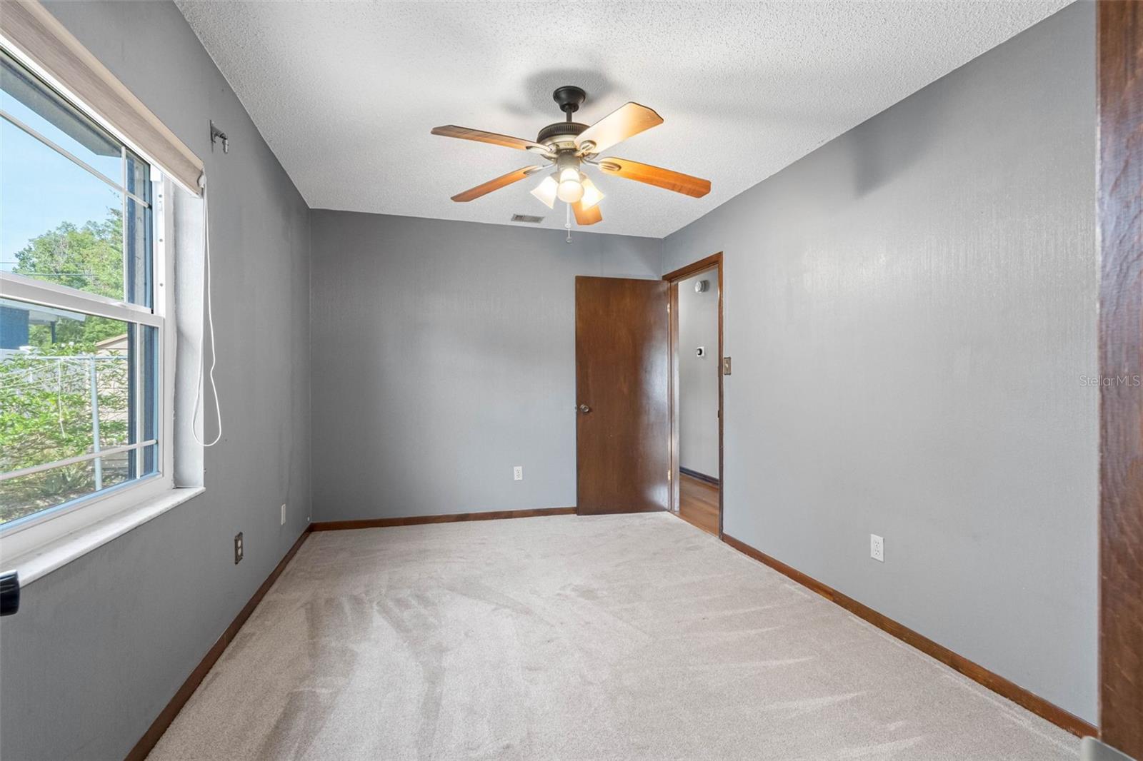Image 16 of 38 For 6202 Richard Avenue