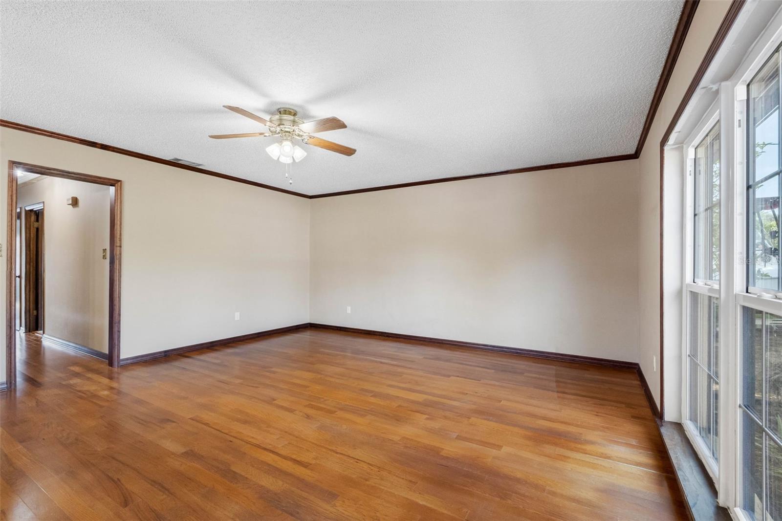 Image 4 of 38 For 6202 Richard Avenue