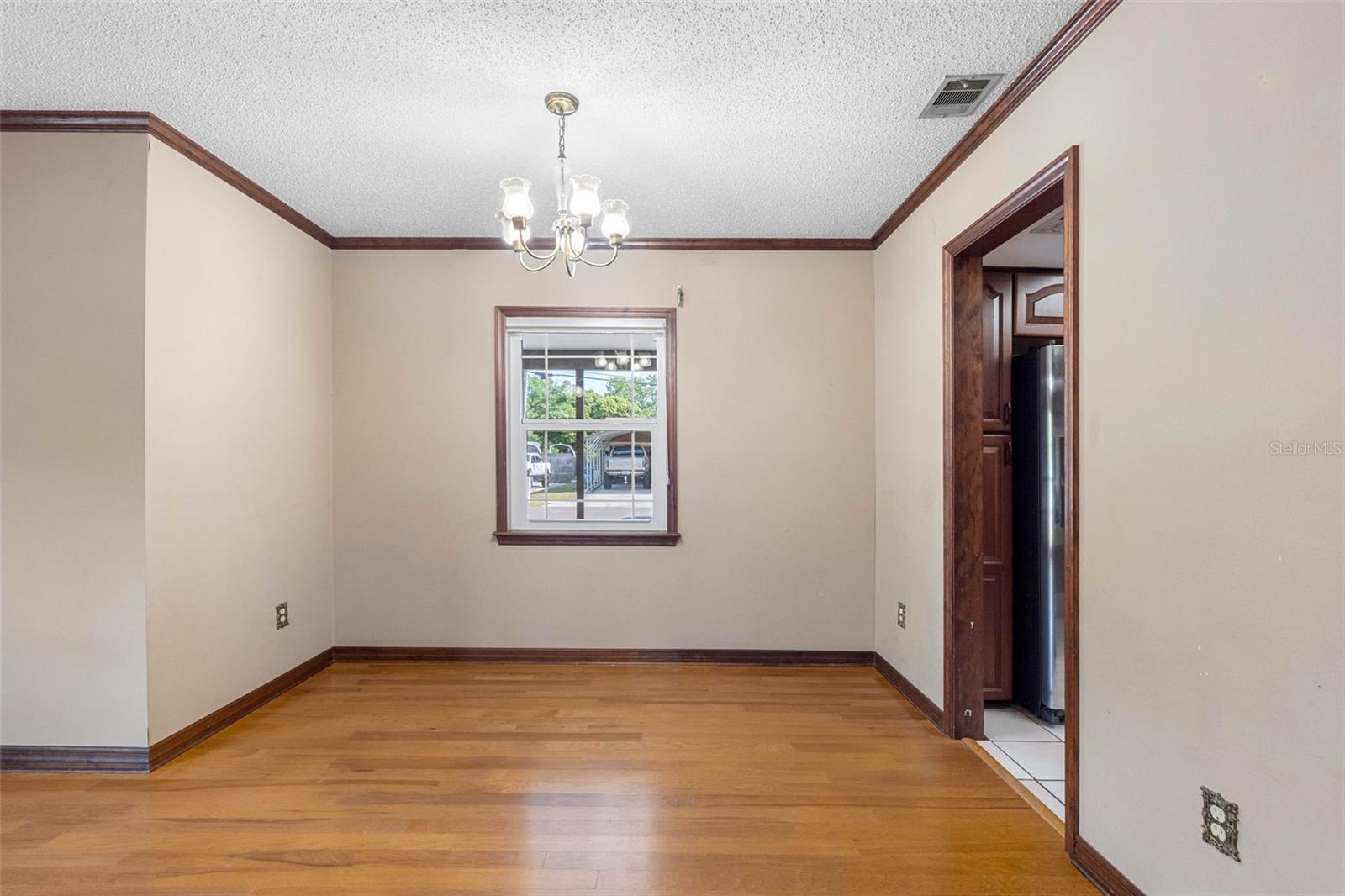 Image 7 of 38 For 6202 Richard Avenue