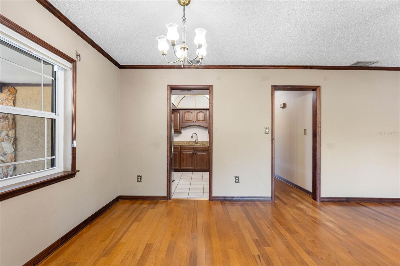Image 8 of 38 For 6202 Richard Avenue